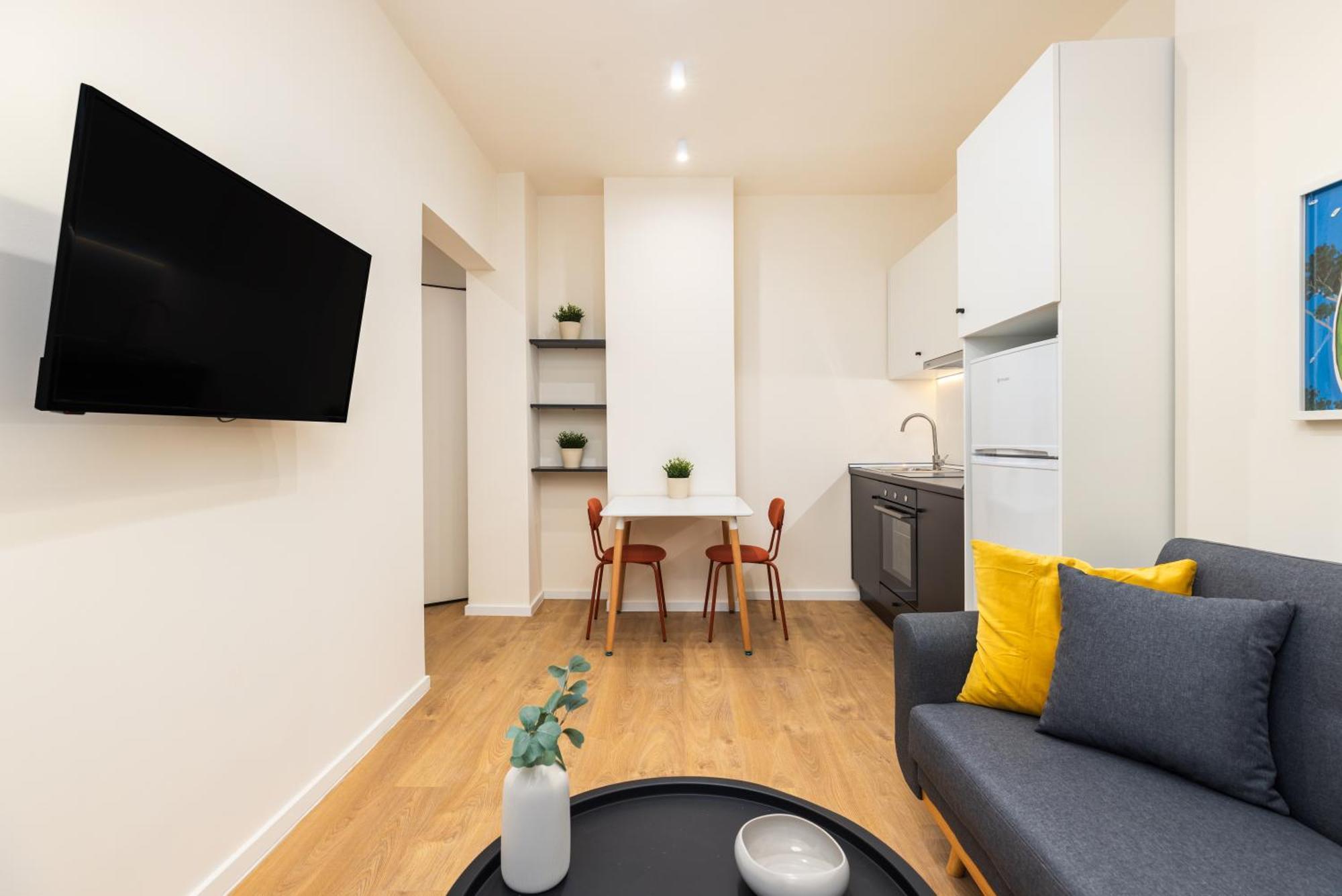 Boat House - Near Papafi Metro Station Apartment