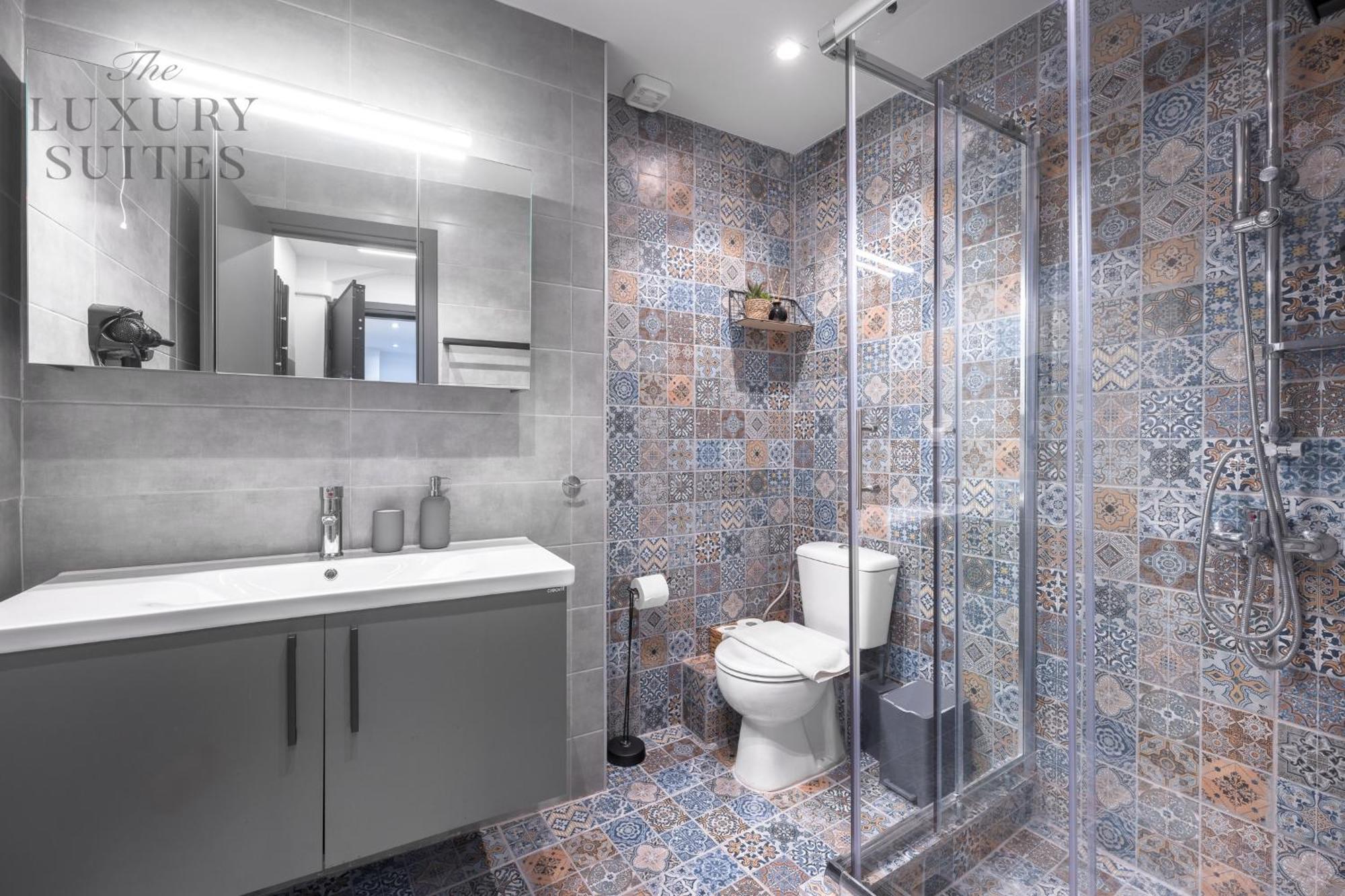 Maison Cristal, The Luxury *