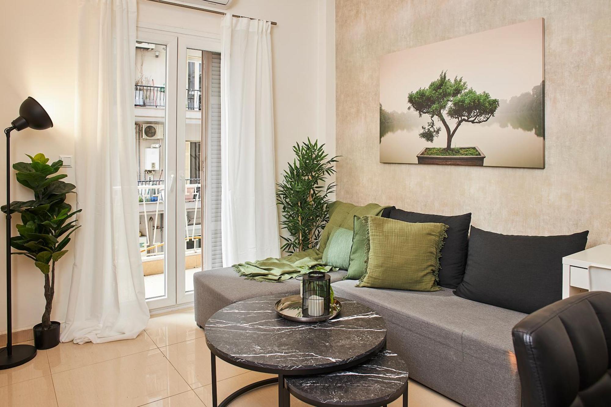 Apartment Kamara Bound In The Heart Of Center, By Binobi!