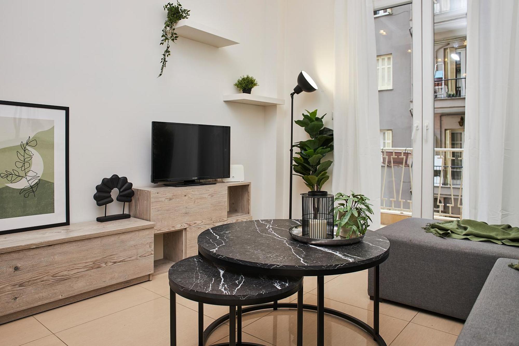Apartment Kamara Bound In The Heart Of Center, By Binobi!