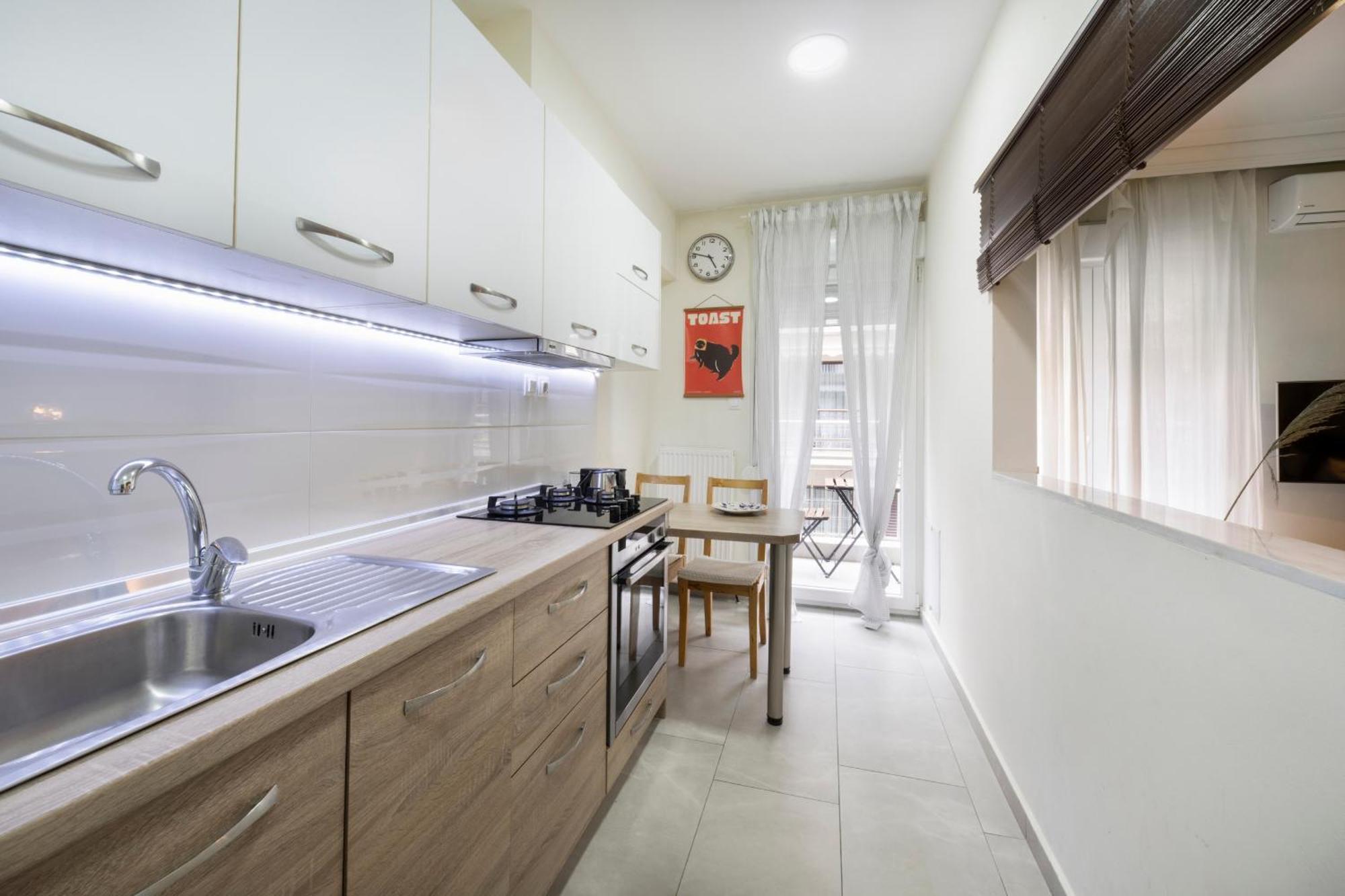 The Place To Be Next To Ancient Agora #feelslikehome Tessalónica