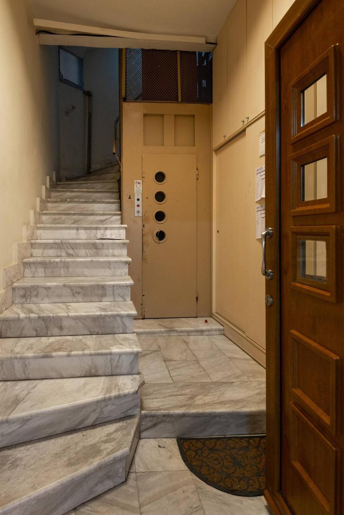 Apartment Private Pristine Balcony Home- Heart Of The Center