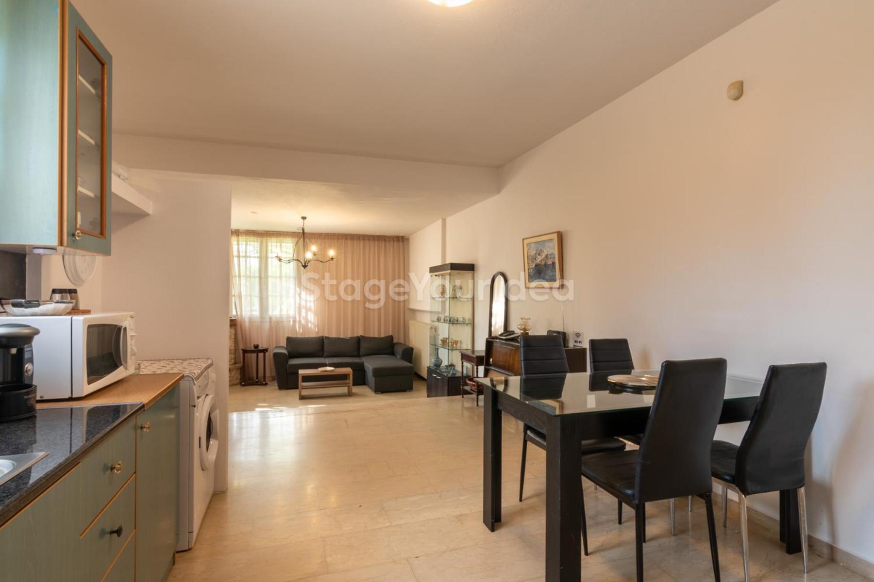 Traditional With Garden, Also For Gatherings ,15 Minutes From Airport Apartment