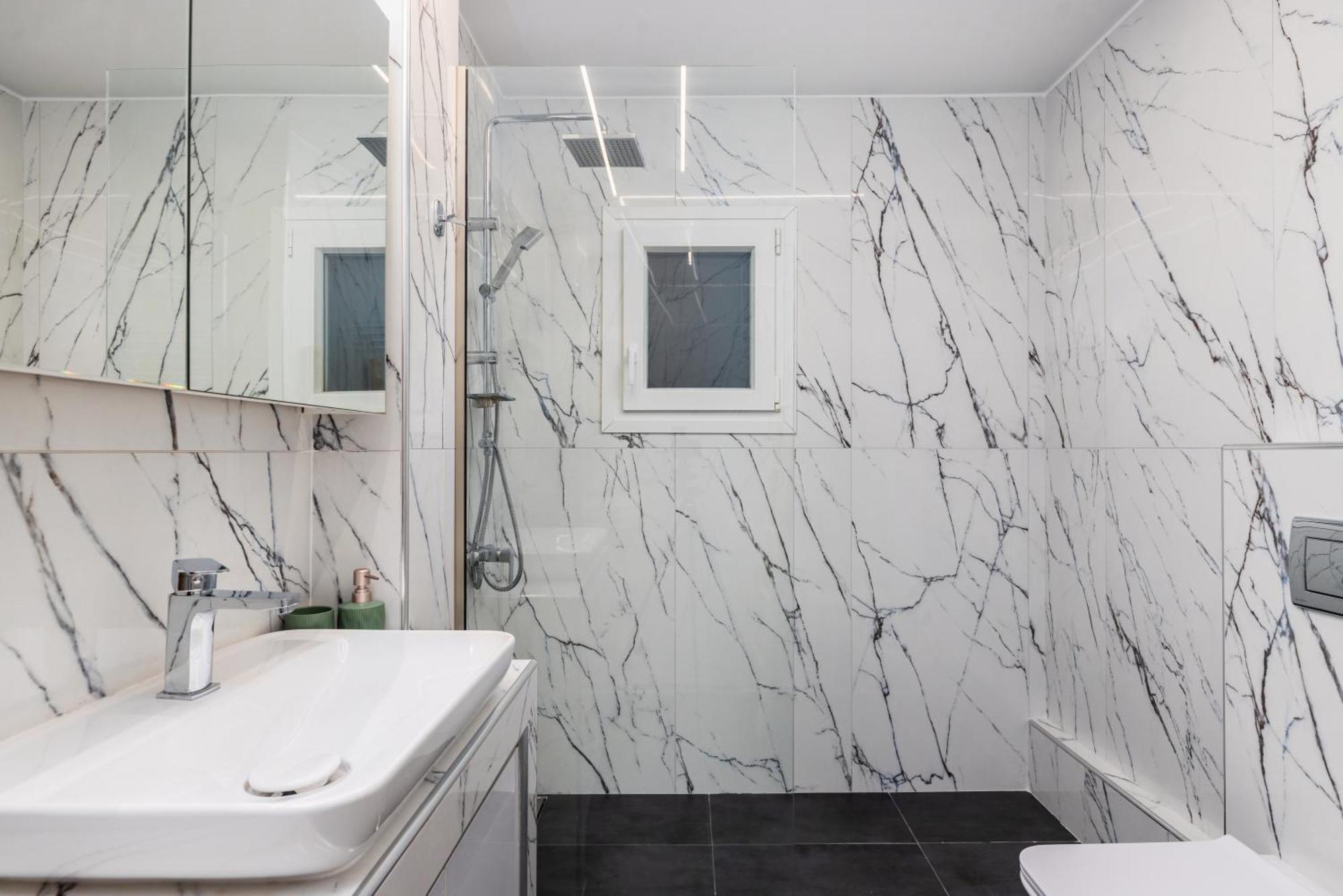 Mirror Luxury Penthouse By Binobi!