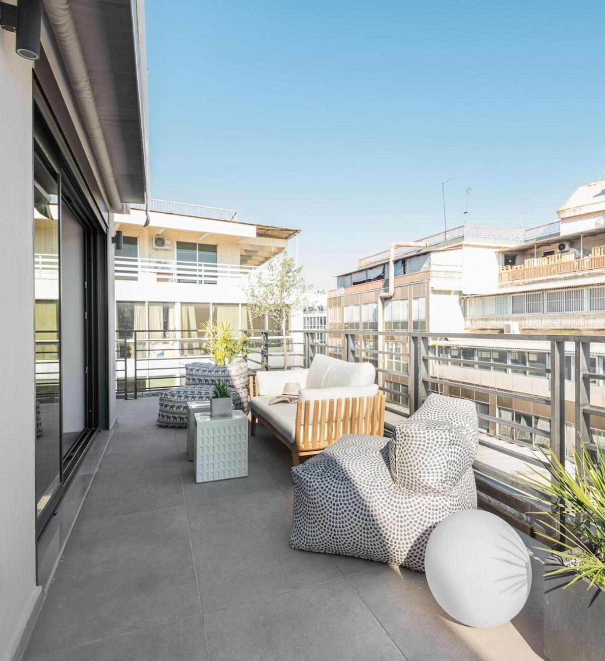 Apartment Innovative Floor Breathtaking Flat In Ladadika