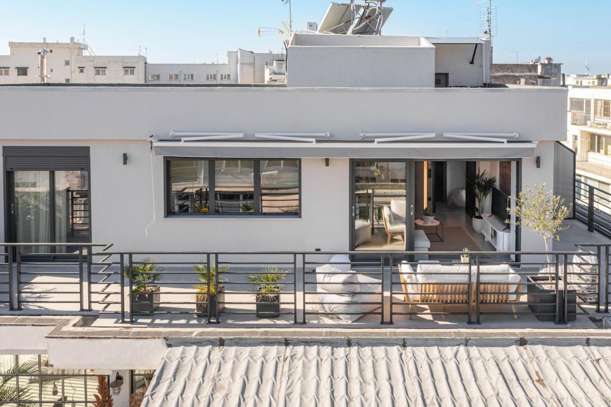 Innovative Floor Breathtaking Flat In Ladadika *