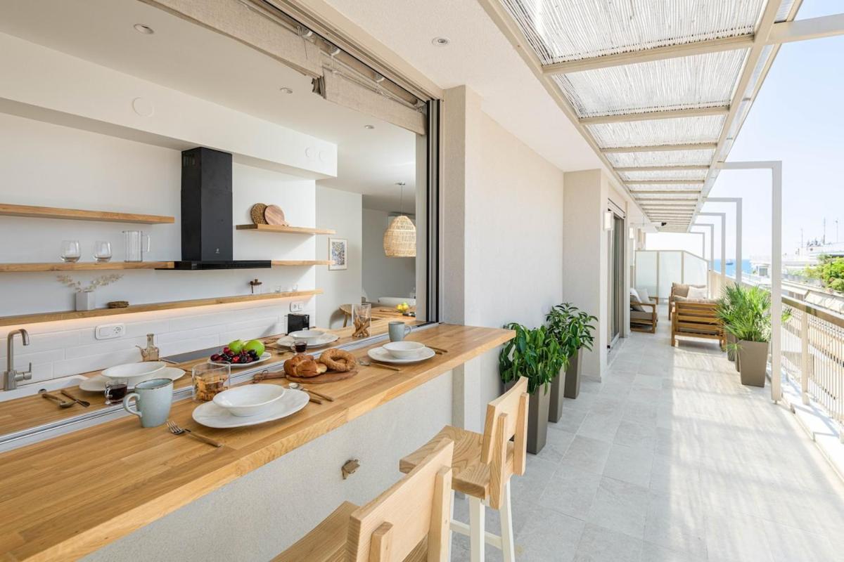 Apartment Gorgeous Exclusive Penthouse Next To The Seafront