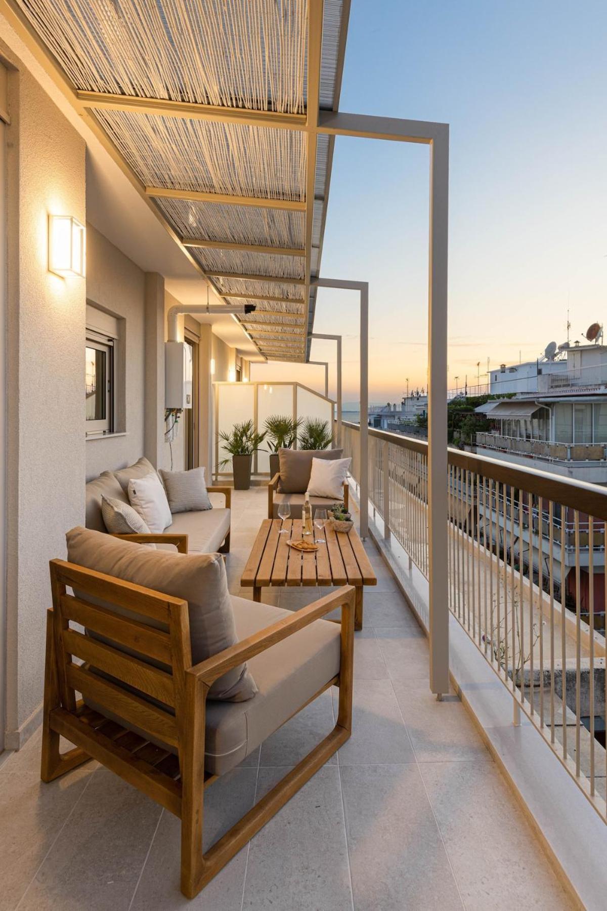 Gorgeous Exclusive Penthouse Next To The Seafront