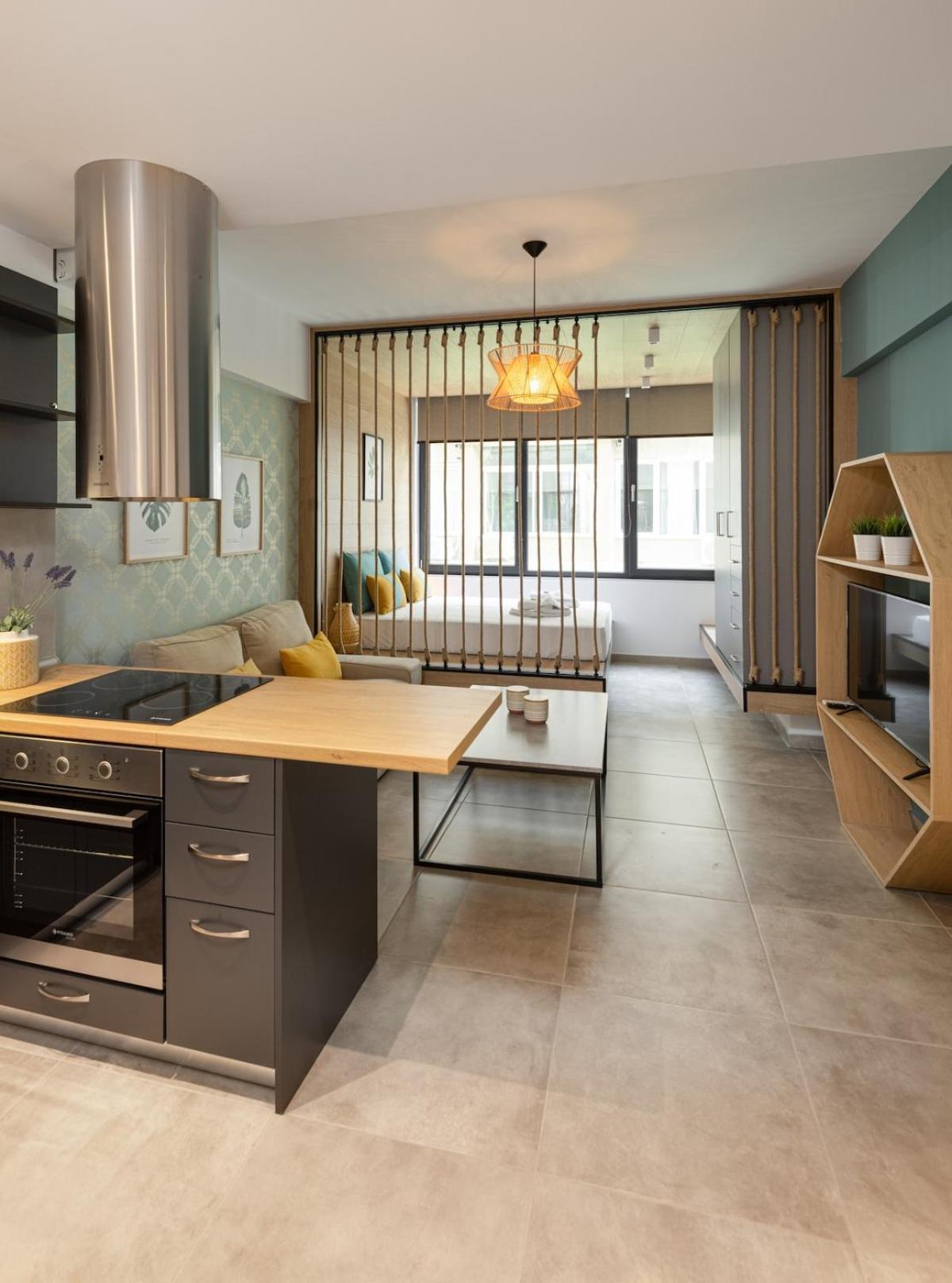 Apartment Innovative Snug Bohemian In Ladadika