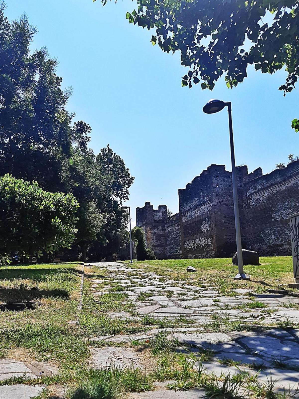 New With Backyard Apartment Thessaloniki
