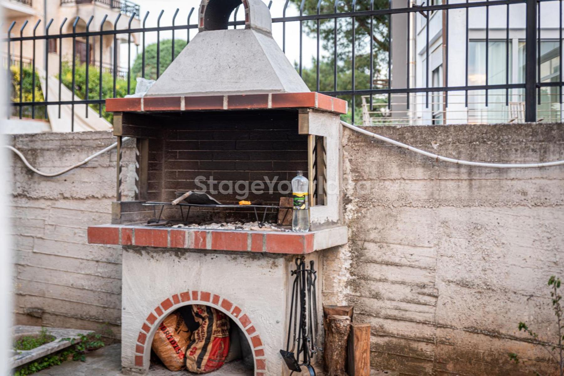 τraditional Fully Detached On A Luxurious Hillock Of With Its Own Garden Also For Family & Wedding Gatherings For 10 To 25 People Only 15 Minutes From Airport Selanik