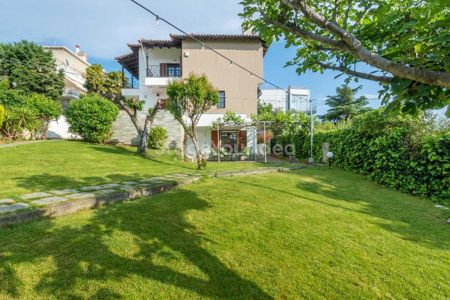 Villa τraditional Fully Detached On A Luxurious Hillock Of With Its Own Garden Also For Family & Wedding Gatherings For 10 To 25 People Only 15 Minutes From Airport