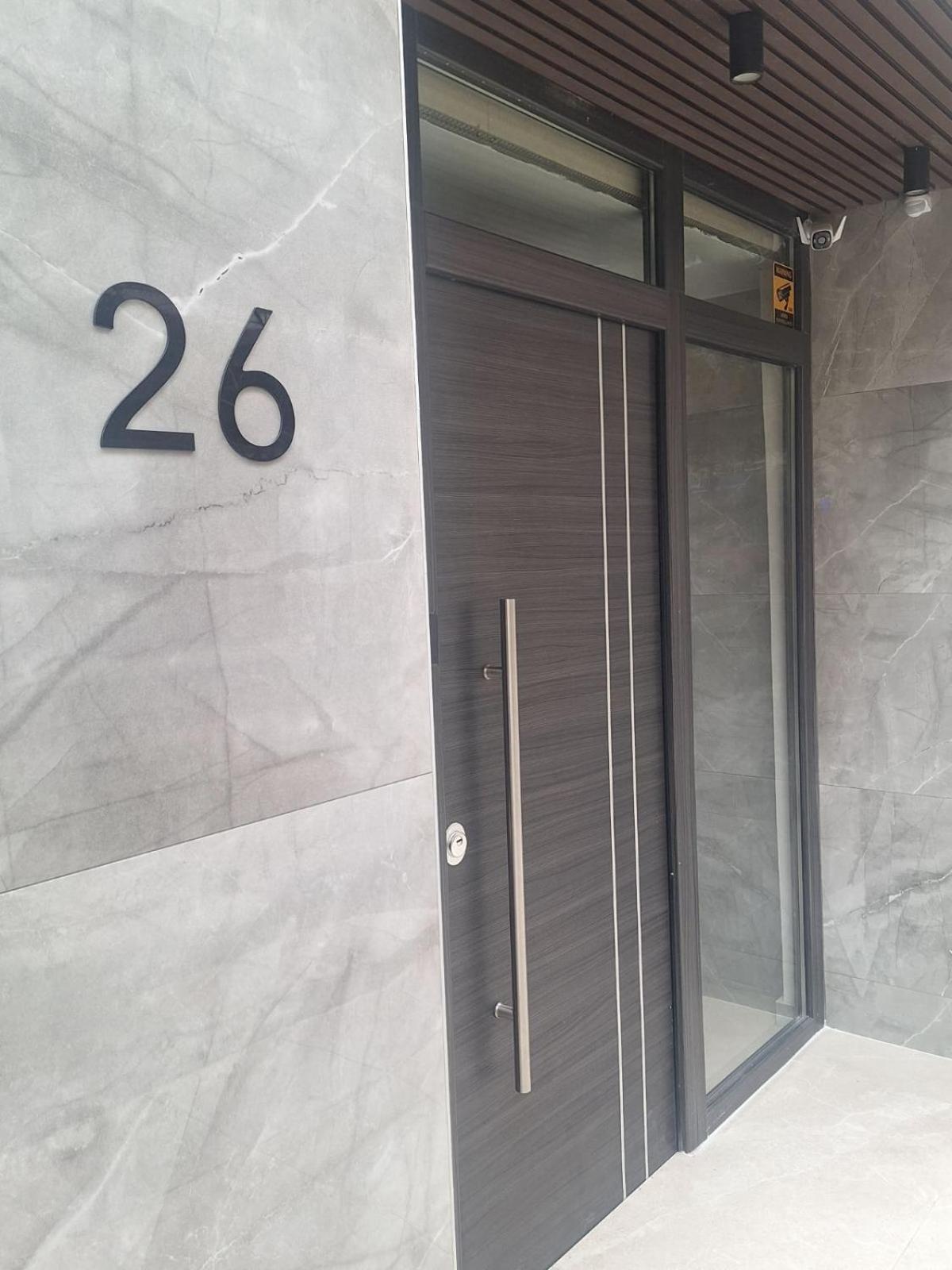 Blu & Marrone Suites-parking Included