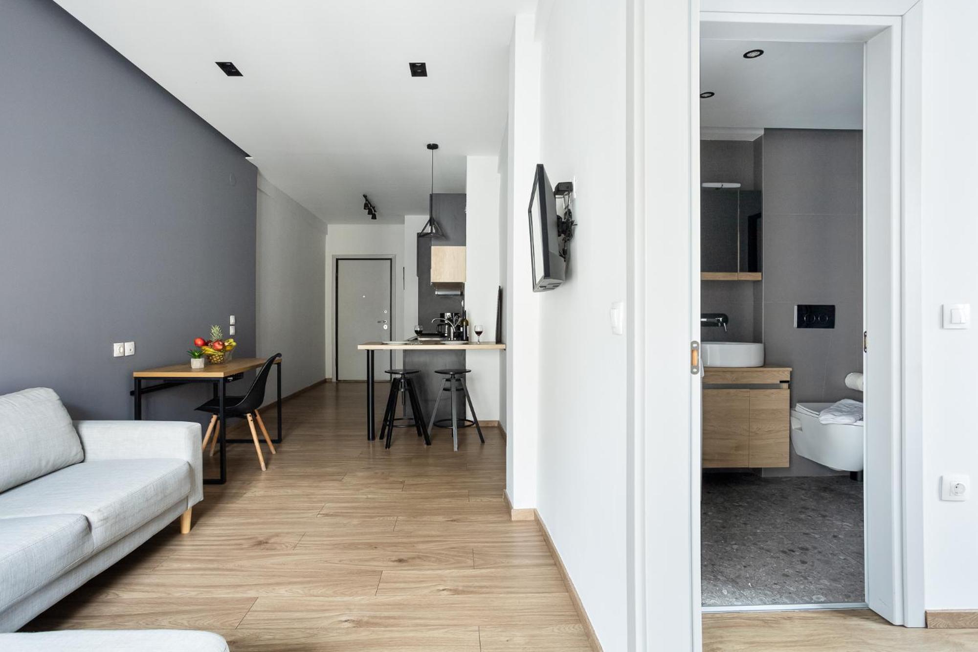 2 * Thessaloniki