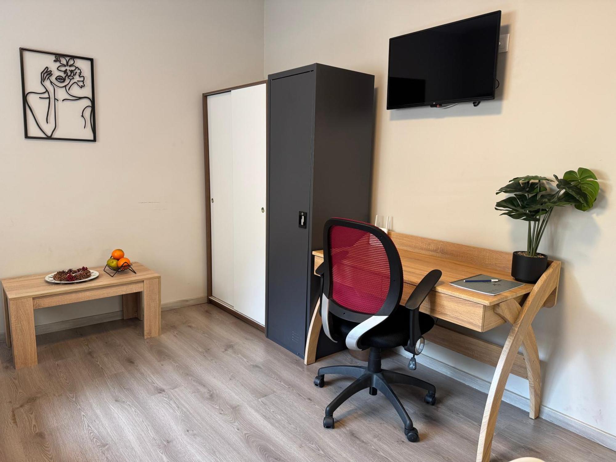 Work From Project Apartment *
