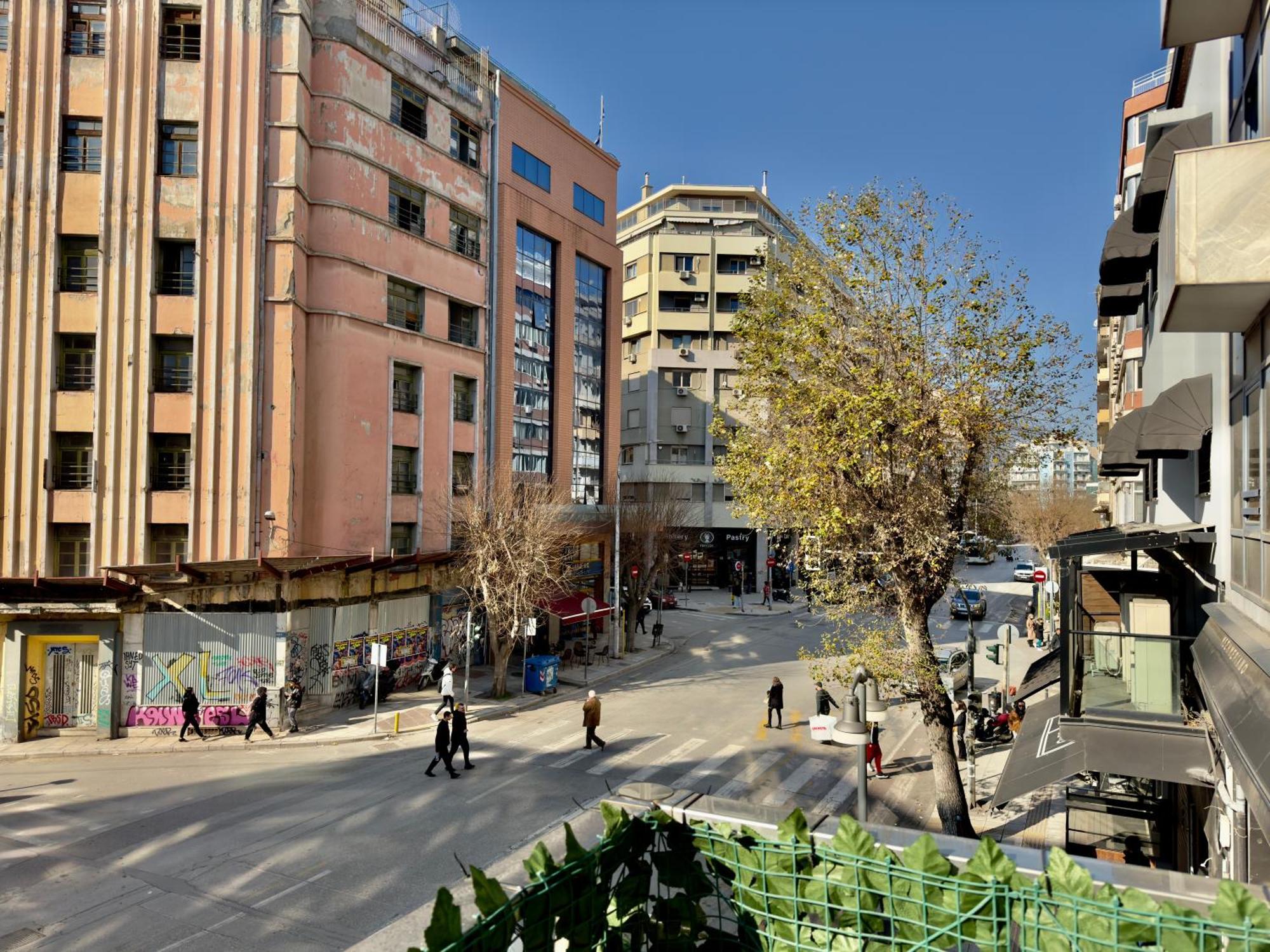 Smab In Ladadika