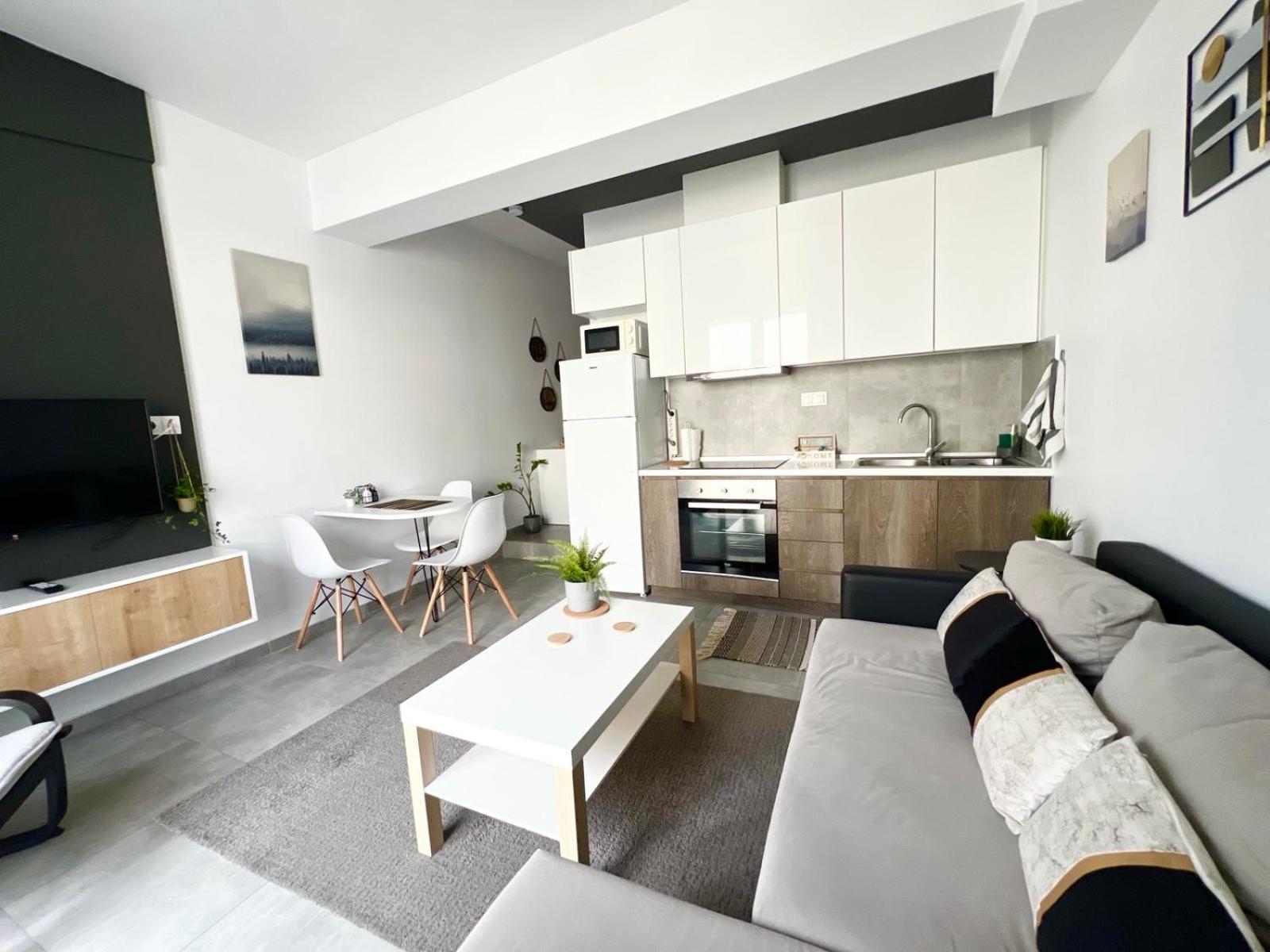 My Myth Veranda Apartment *