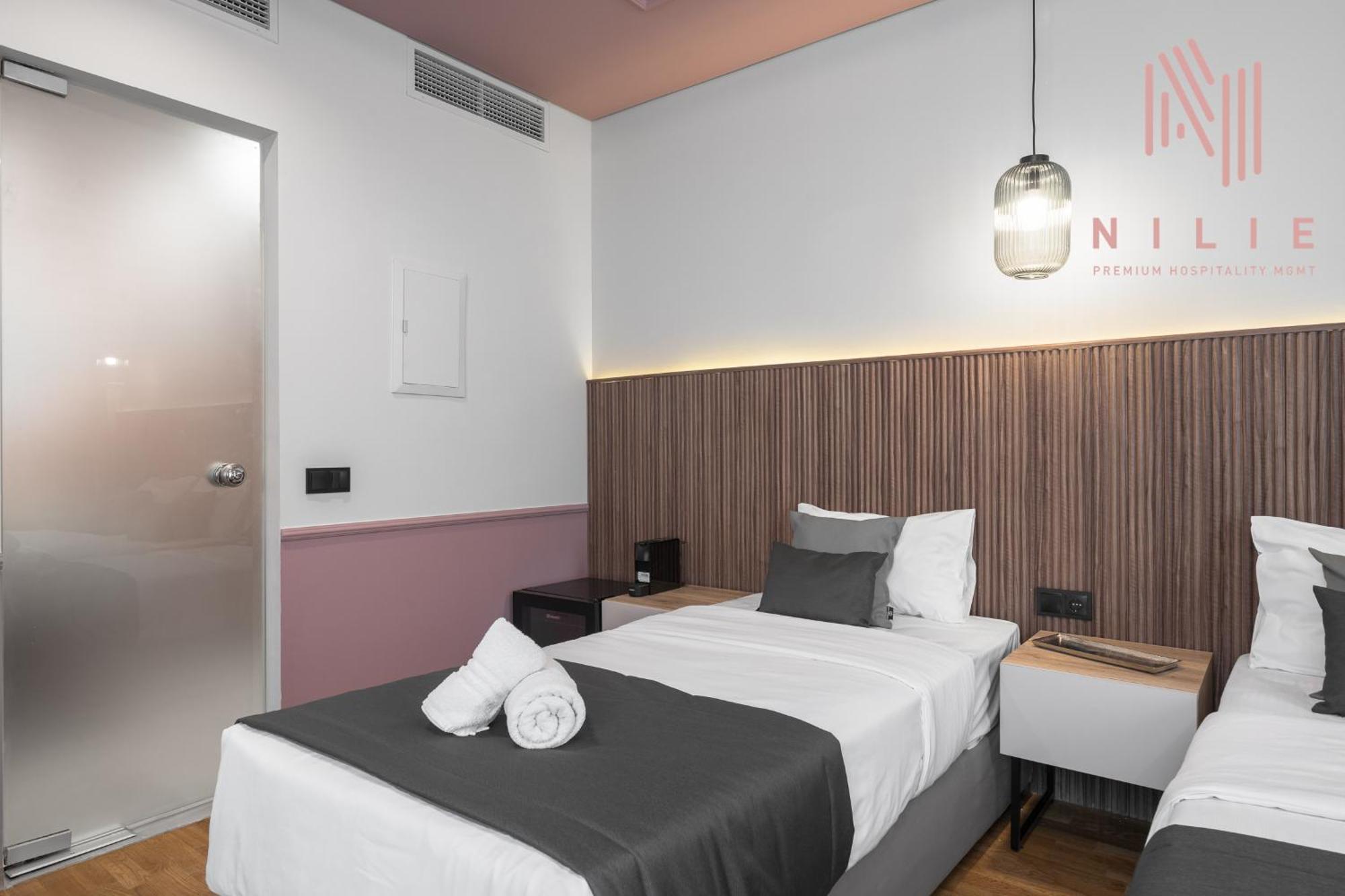 Ester Suites, Nilie Hospitality Mgmt Khách sạn hẻo lánh