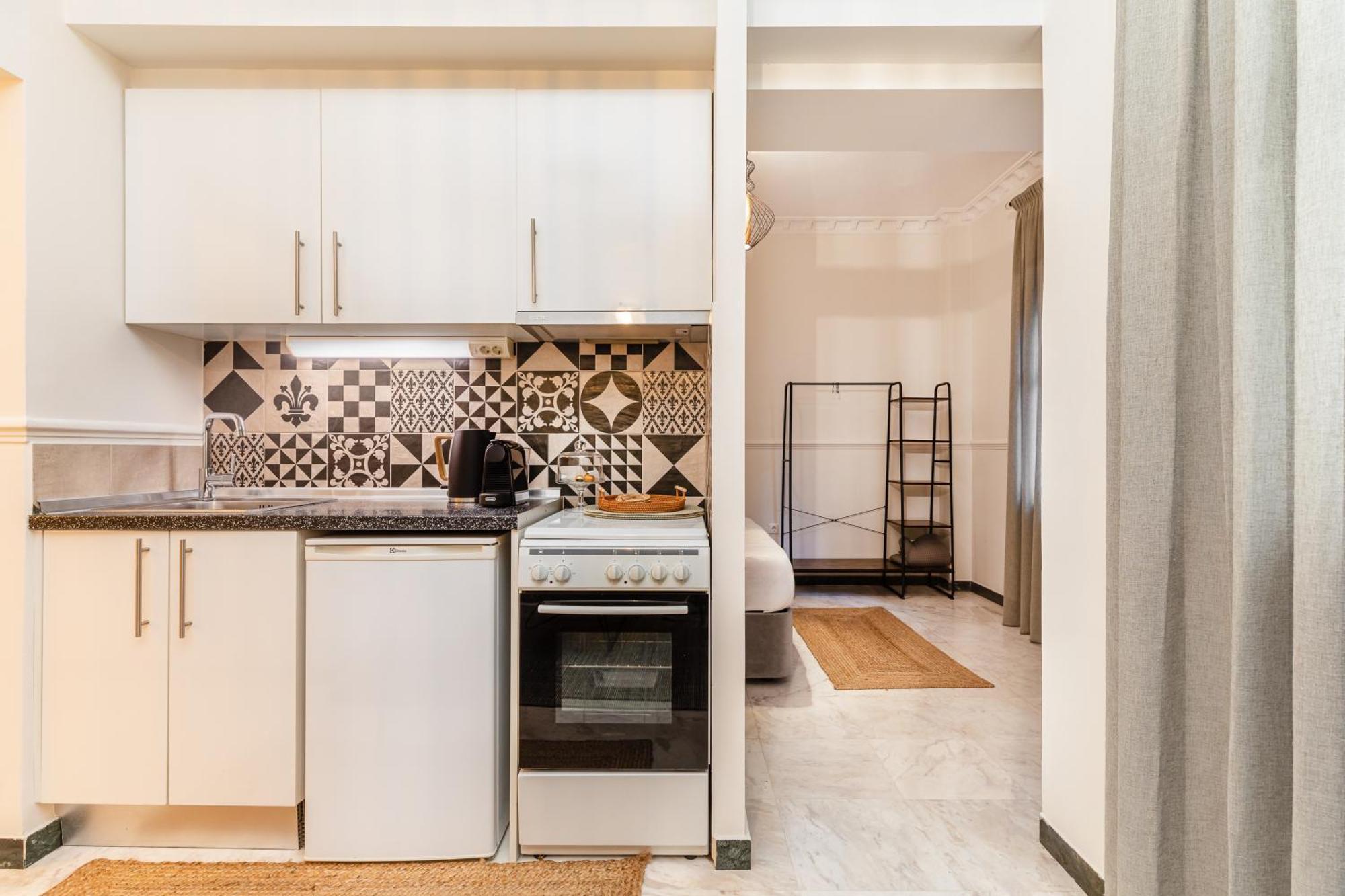 Coco By Halu! : Neoclassical With Balcony Apartment Thessaloniki