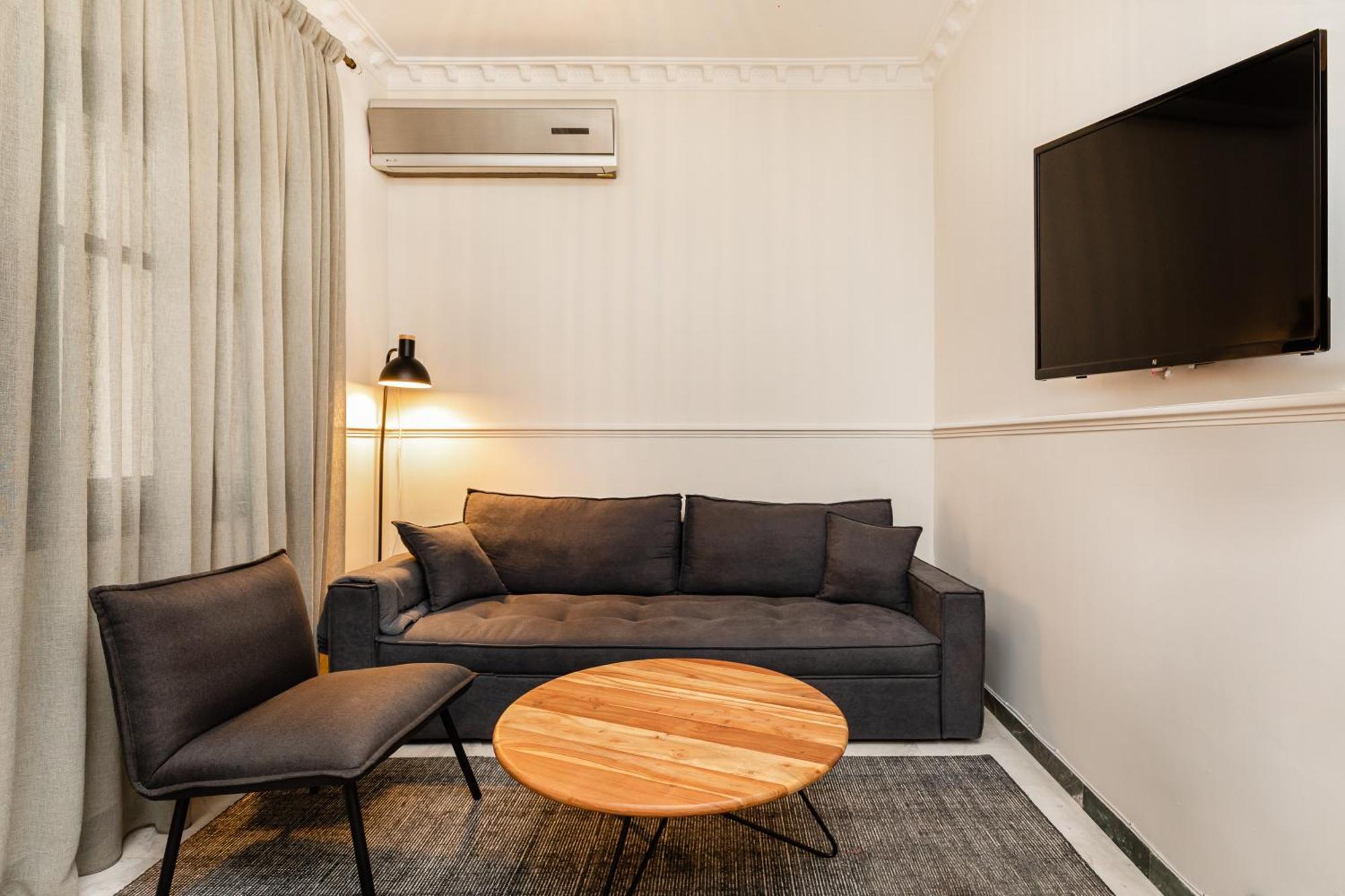 Coco By Halu! : Neoclassical With Balcony Apartment Thessaloniki