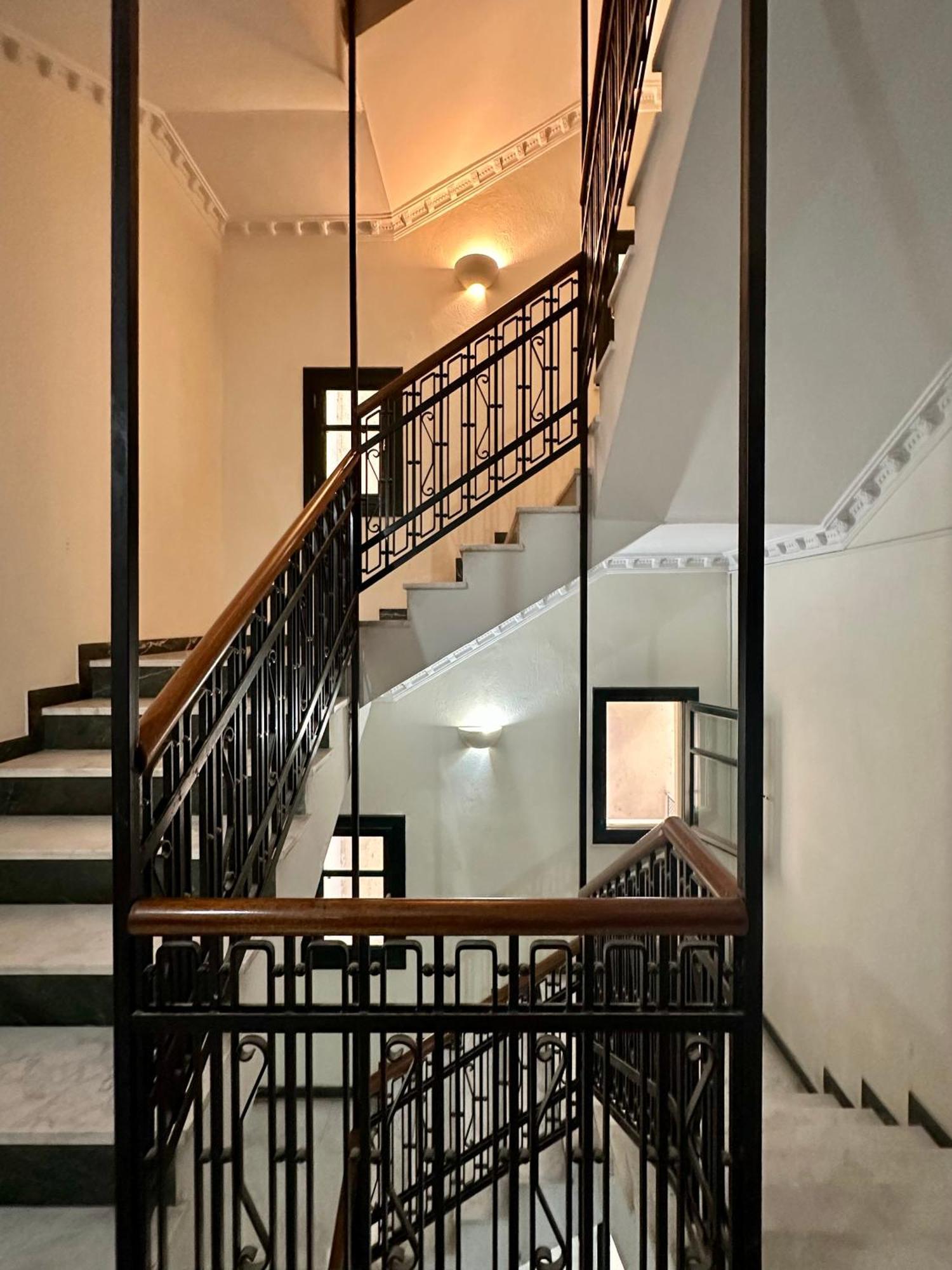 Coco By Halu! : Neoclassical With Balcony Daire