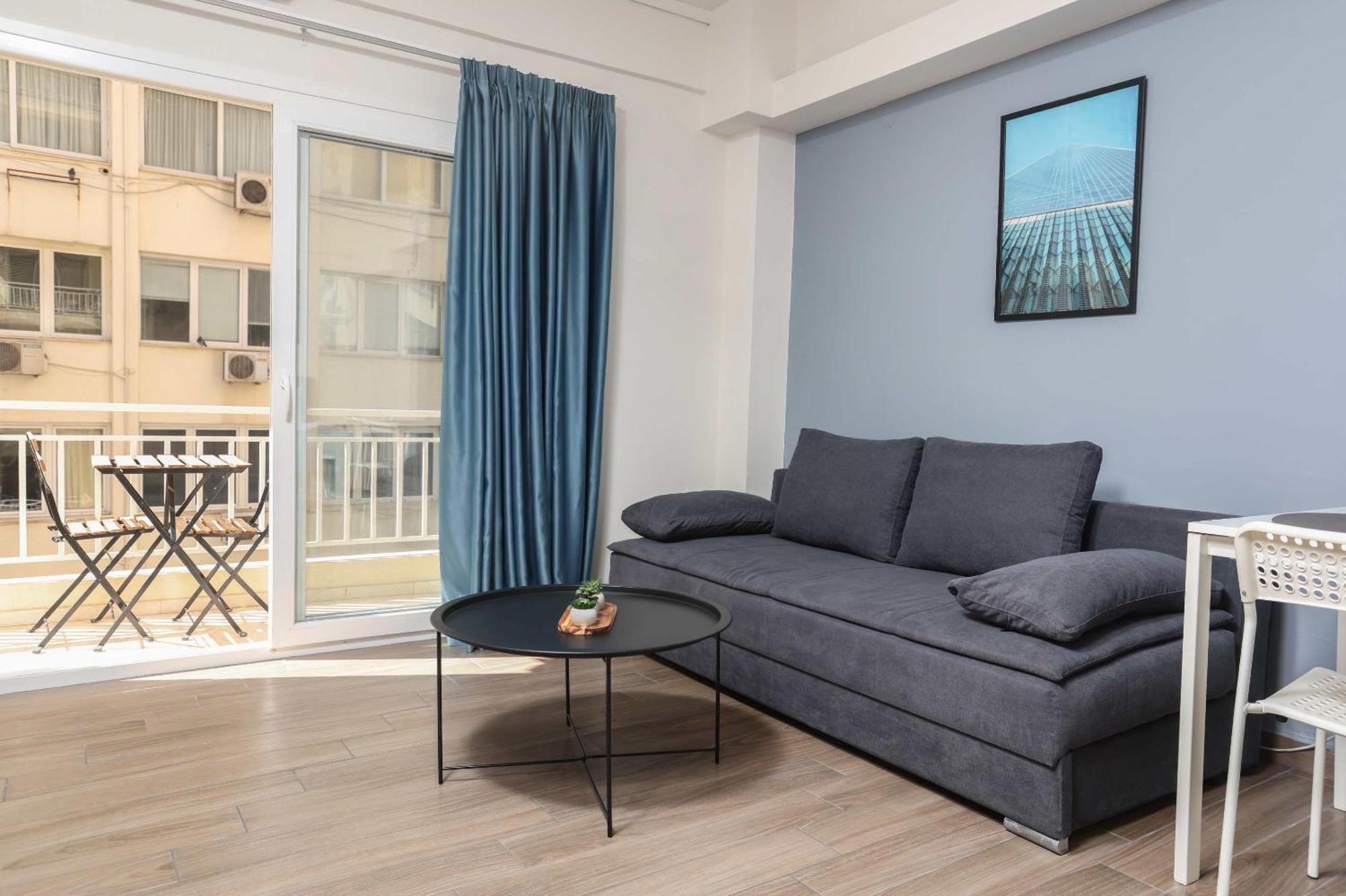 Downtown Seaside Apartment *