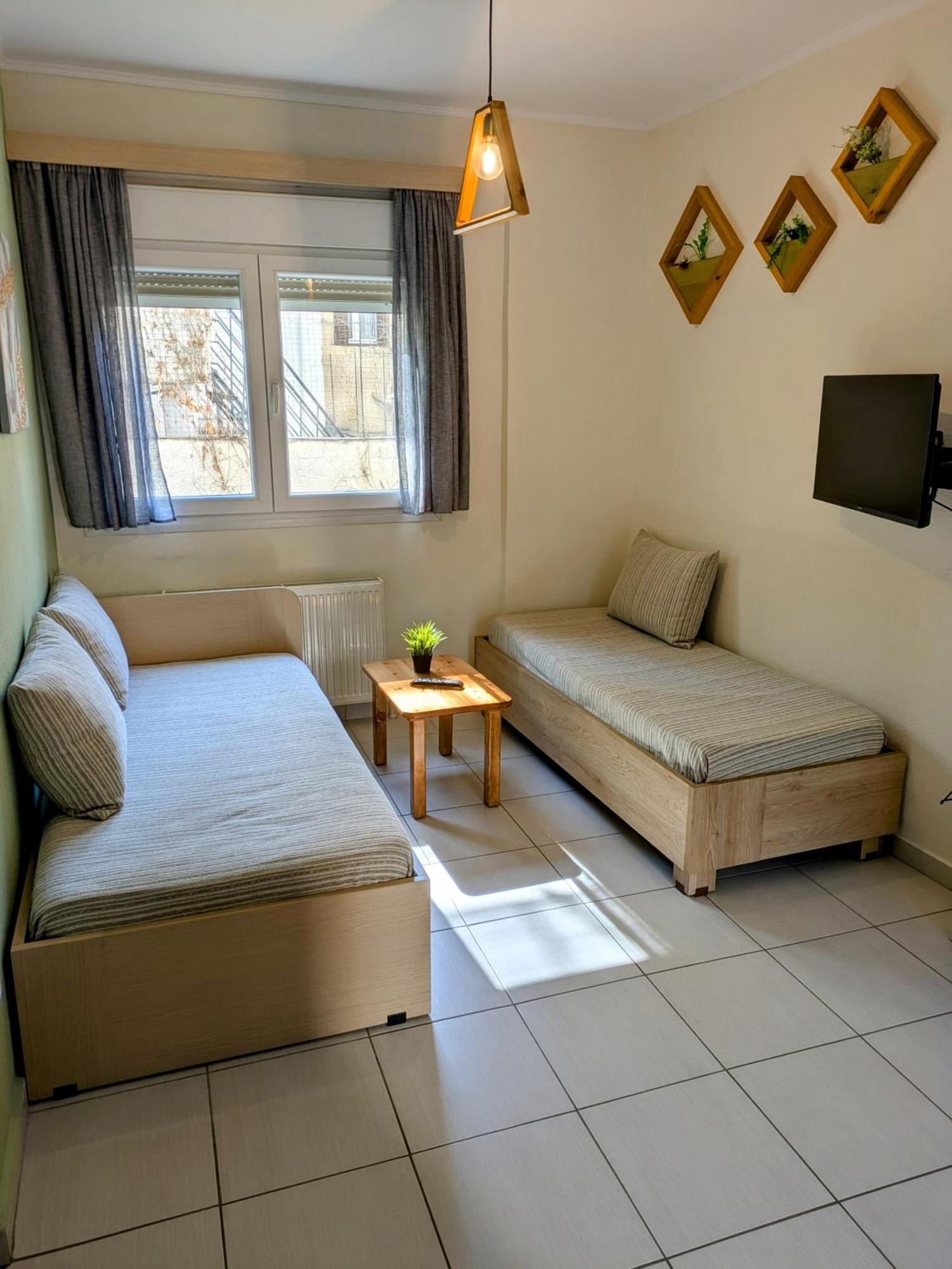 Elpida's 1 Private Parking Apartment *
