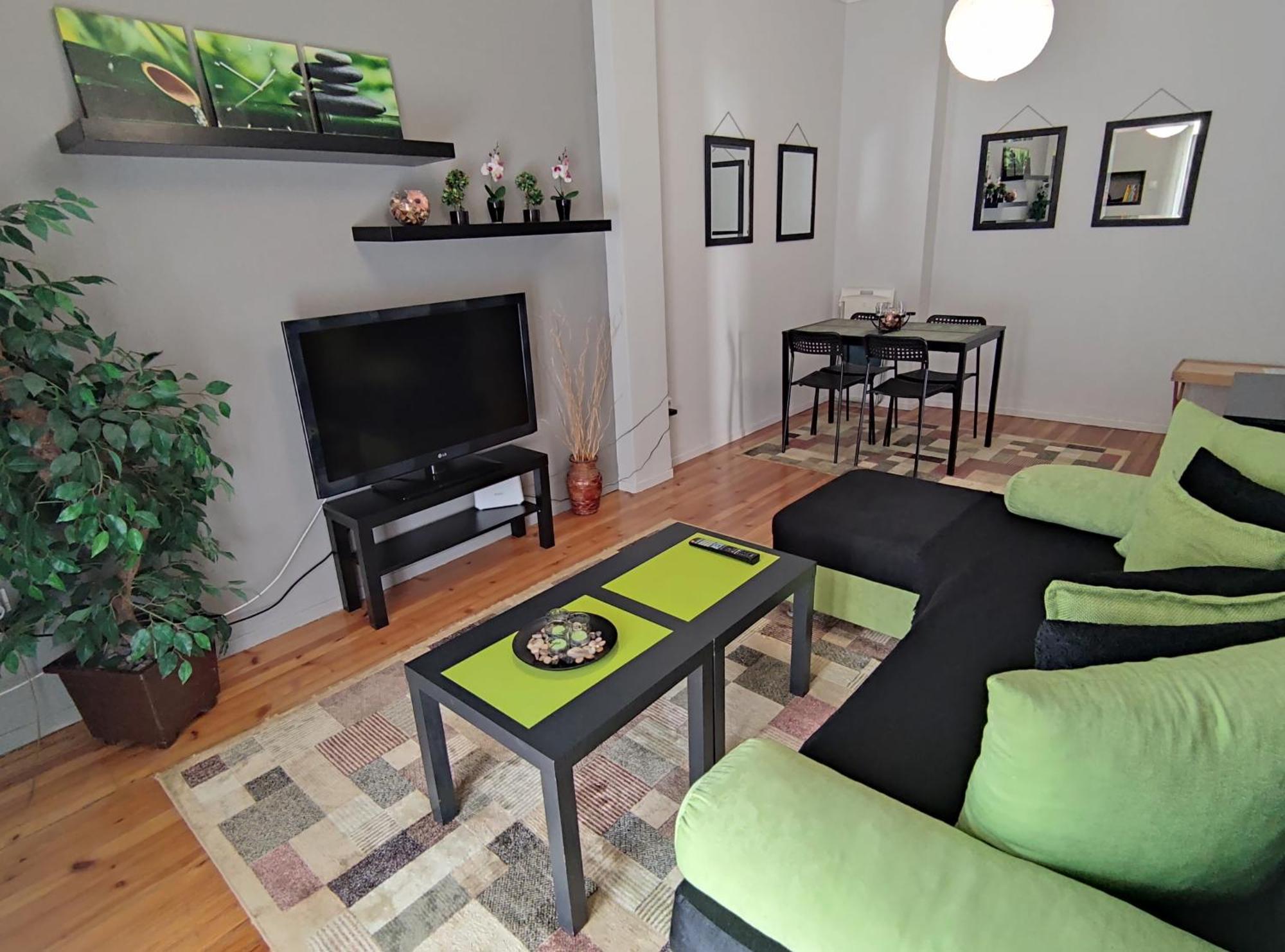 Cozy Center Apartment