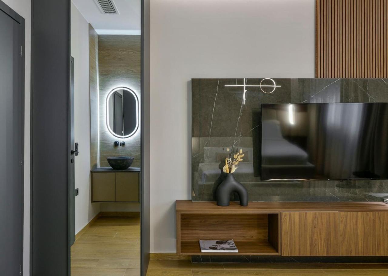 Aristotelian Virtues - Evlaveia Apartment Thessaloniki