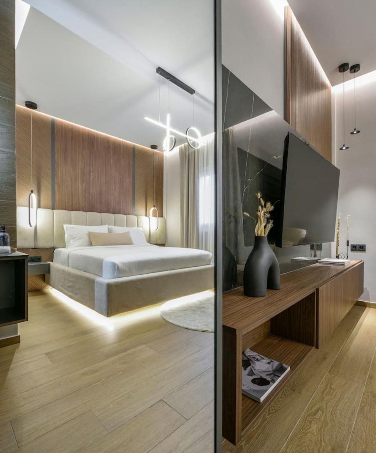 Apartment Aristotelian Virtues - Evlaveia