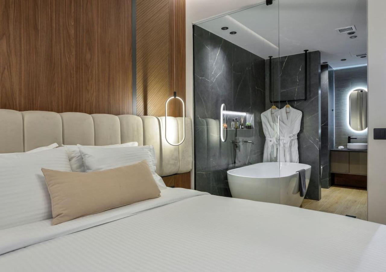 Aristotelian Virtues - Evlaveia Apartment Thessaloniki
