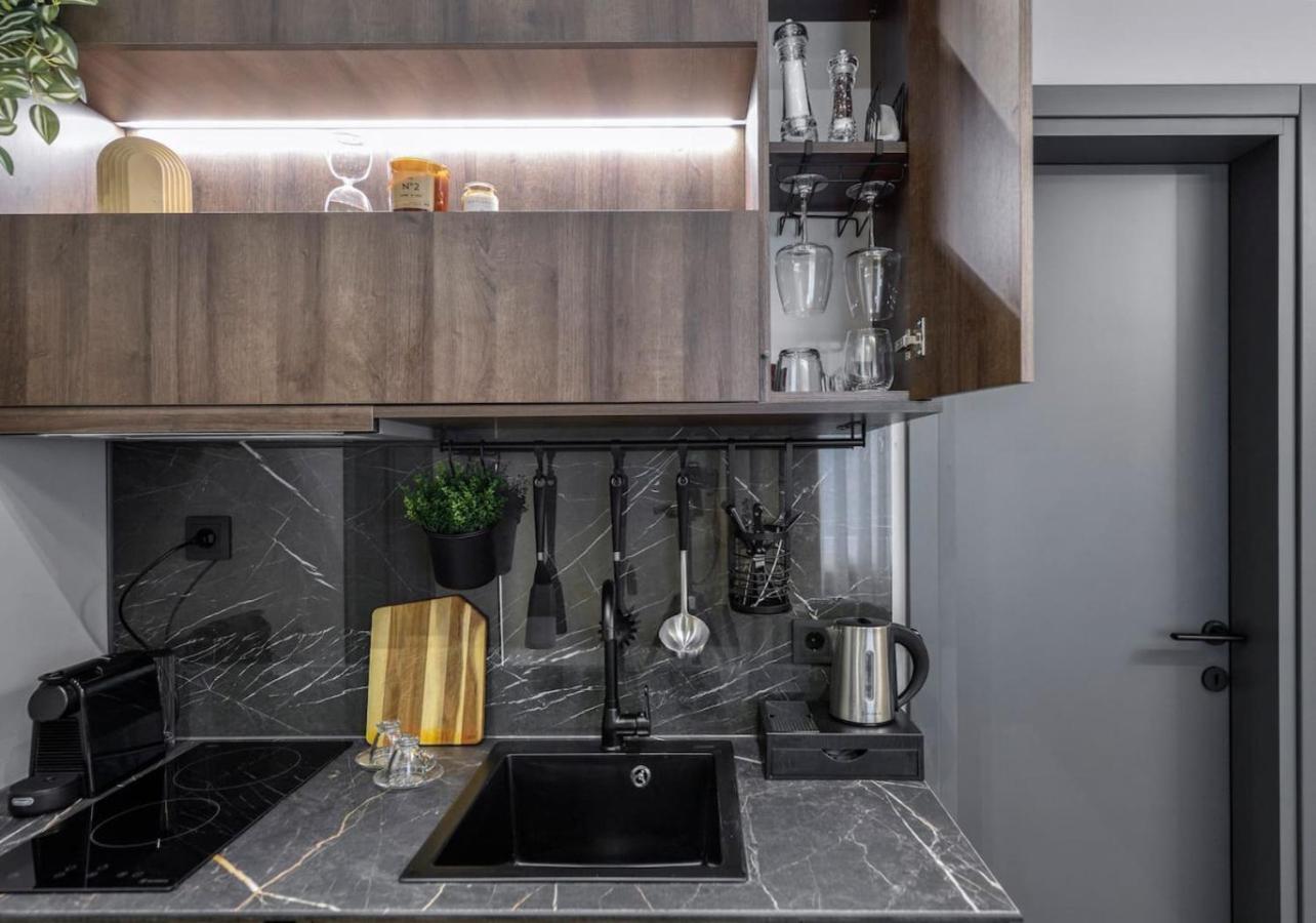 Apartment Aristotelian Virtues - Evlaveia Thessaloniki
