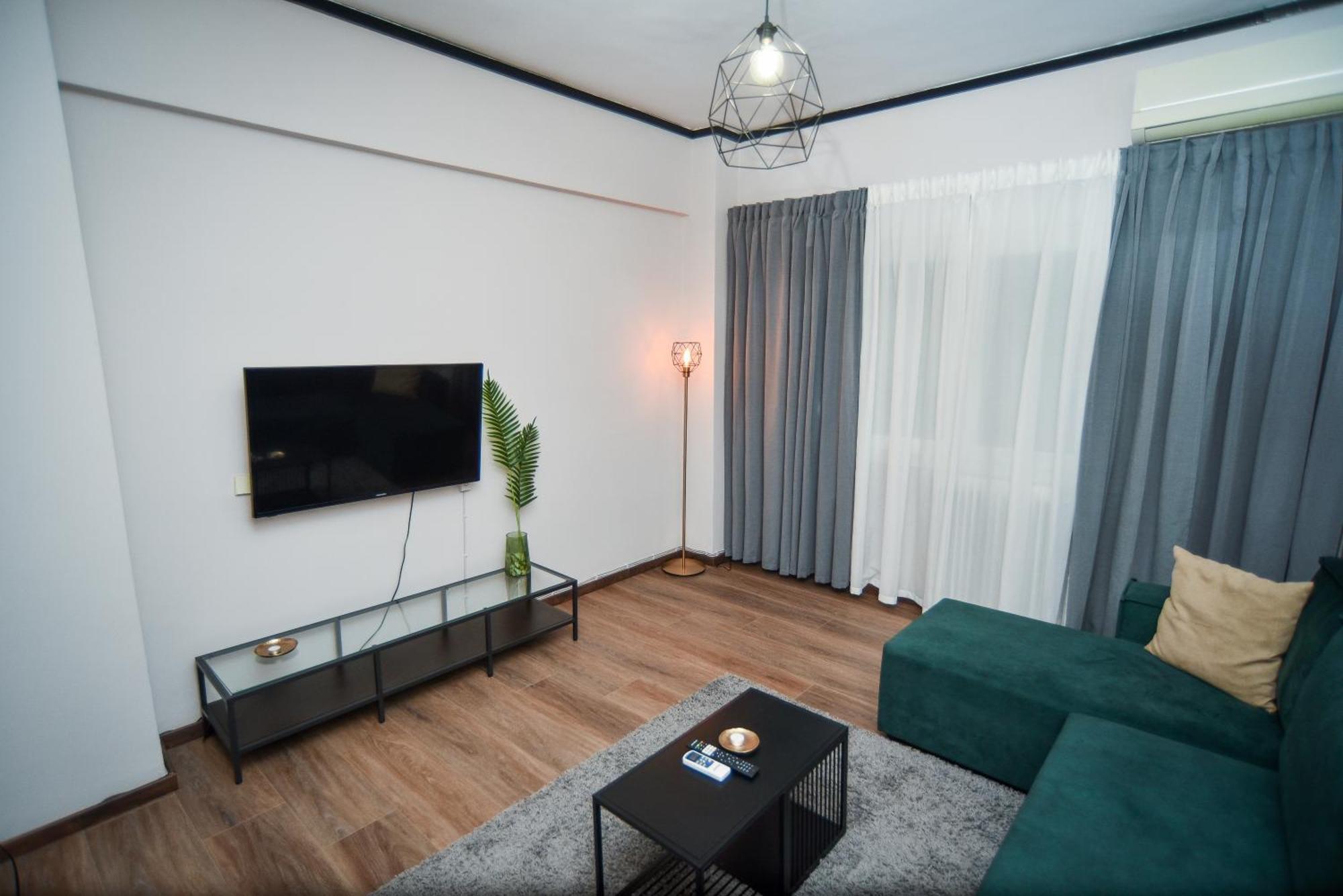 Black And White 1 Apartment Thessaloniki