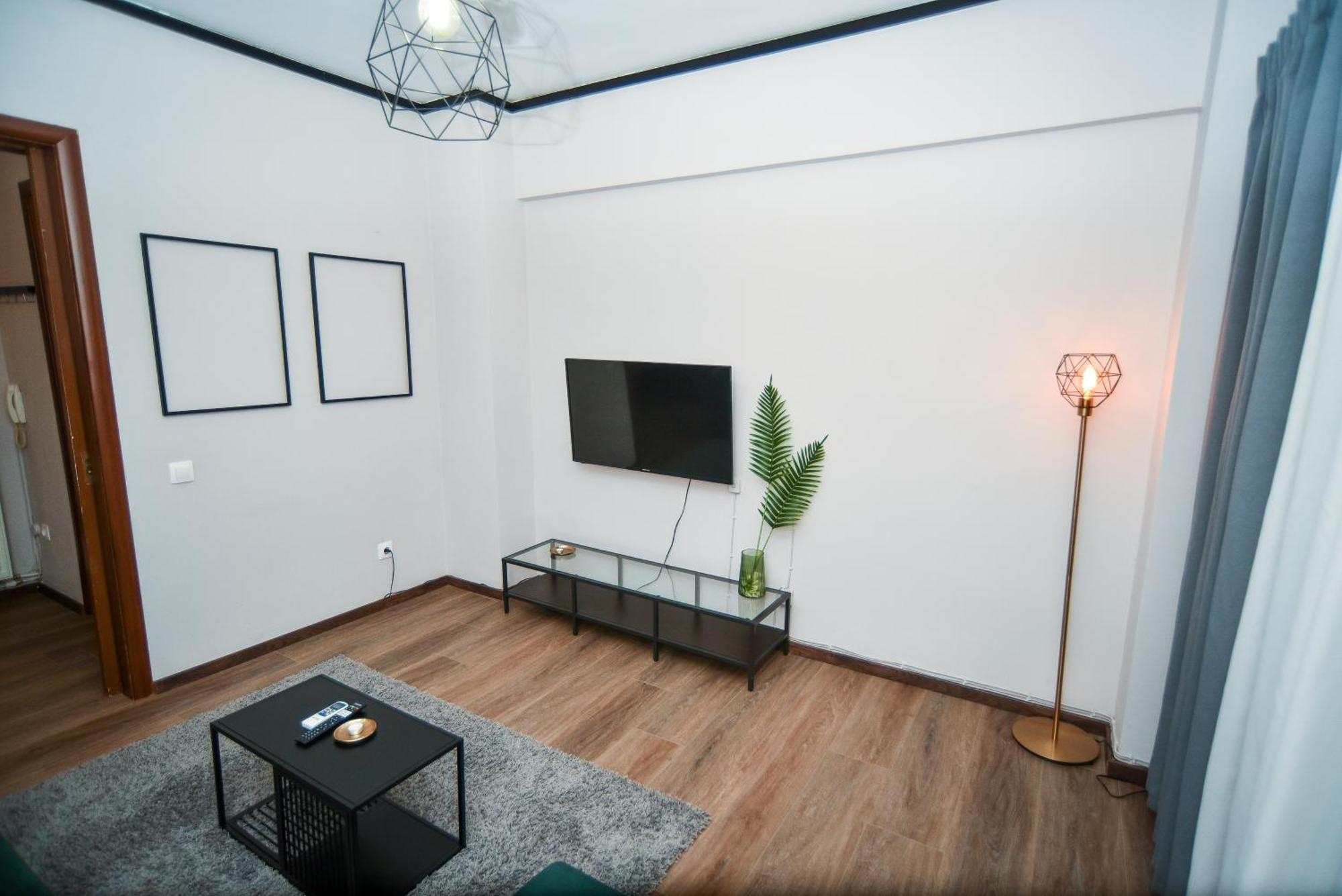 Apartment Black And White 1 *