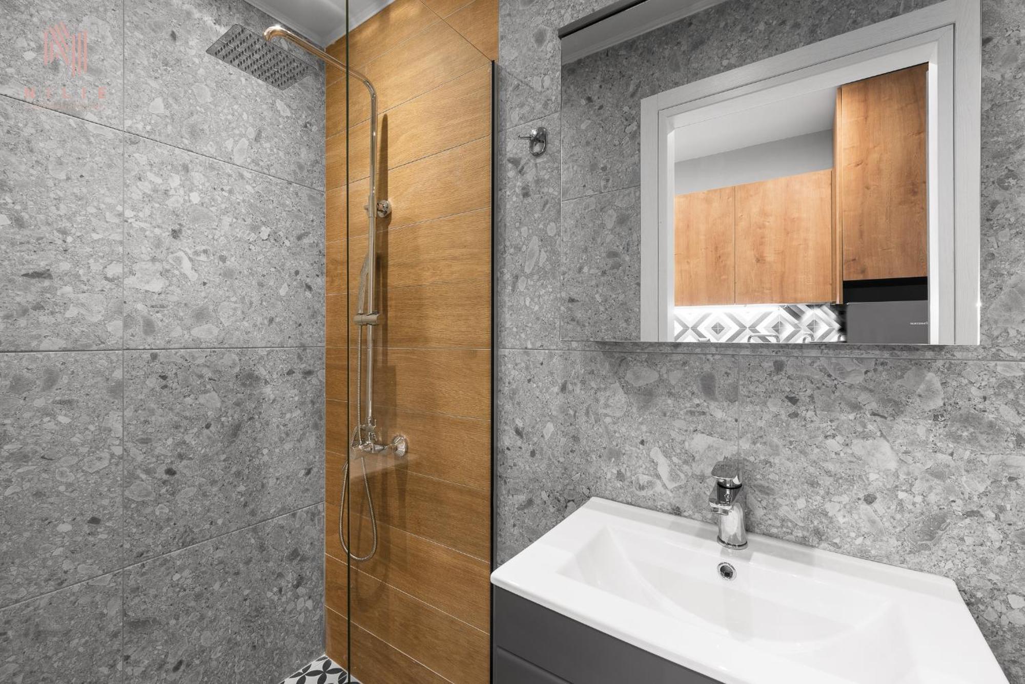 Apartment Avenue & Apartments, Nilie Hospitality Mgmt