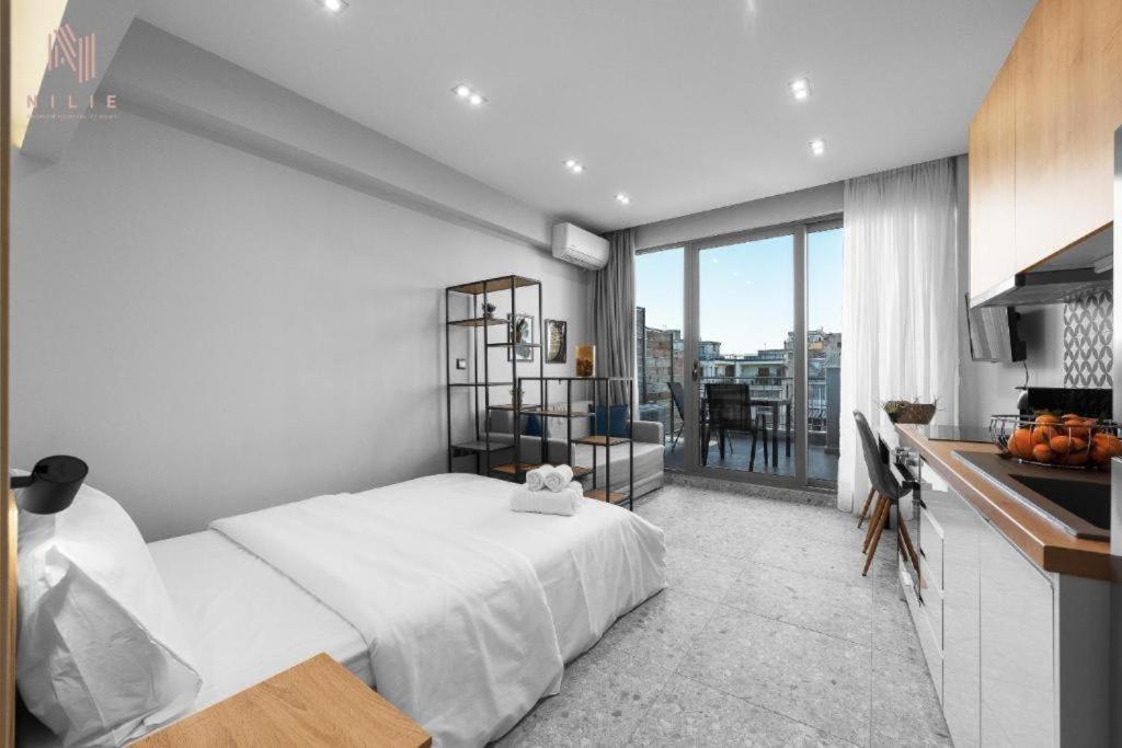 Avenue & Apartments, Nilie Hospitality Mgmt