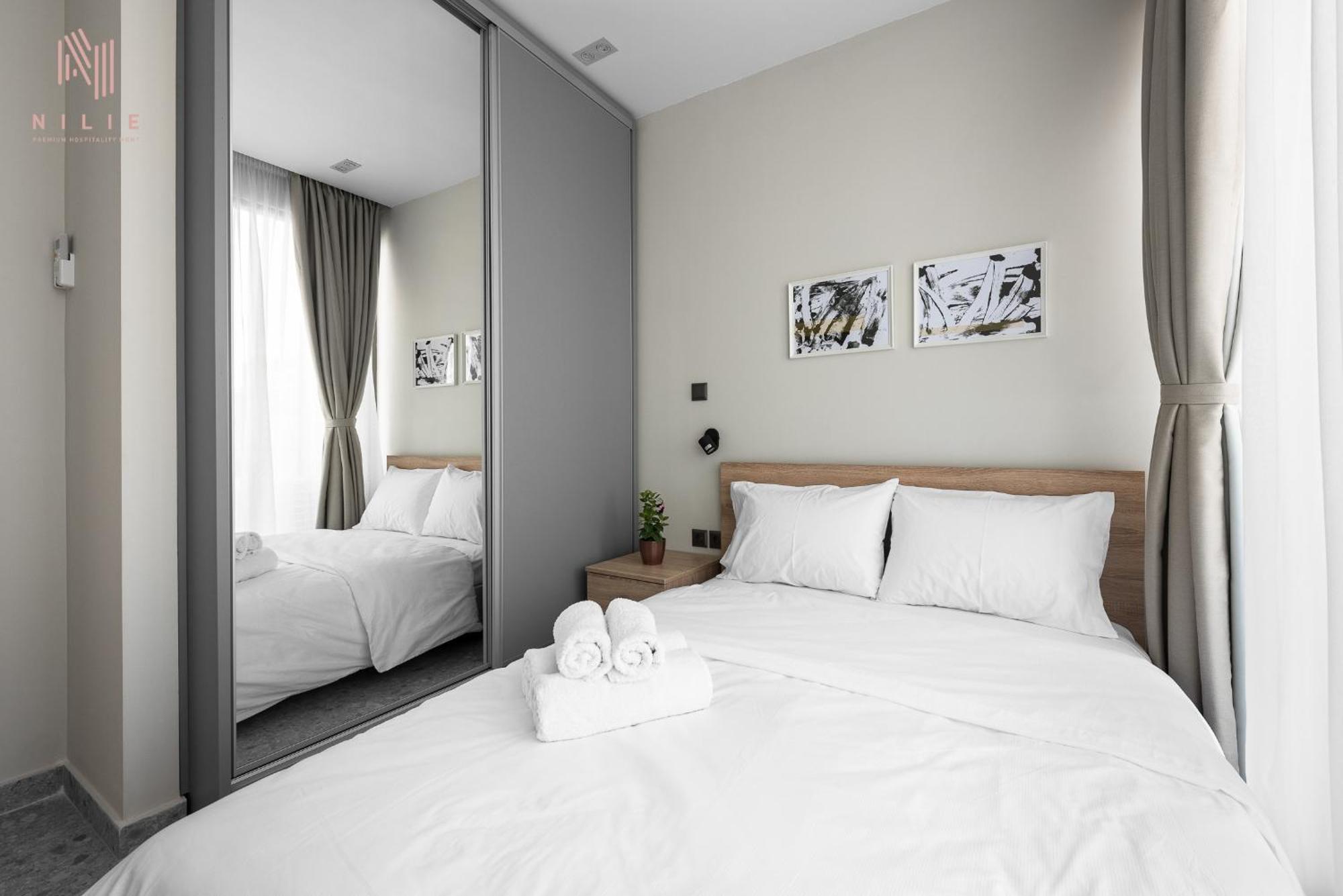 Avenue & Apartments, Nilie Hospitality Mgmt Apartment