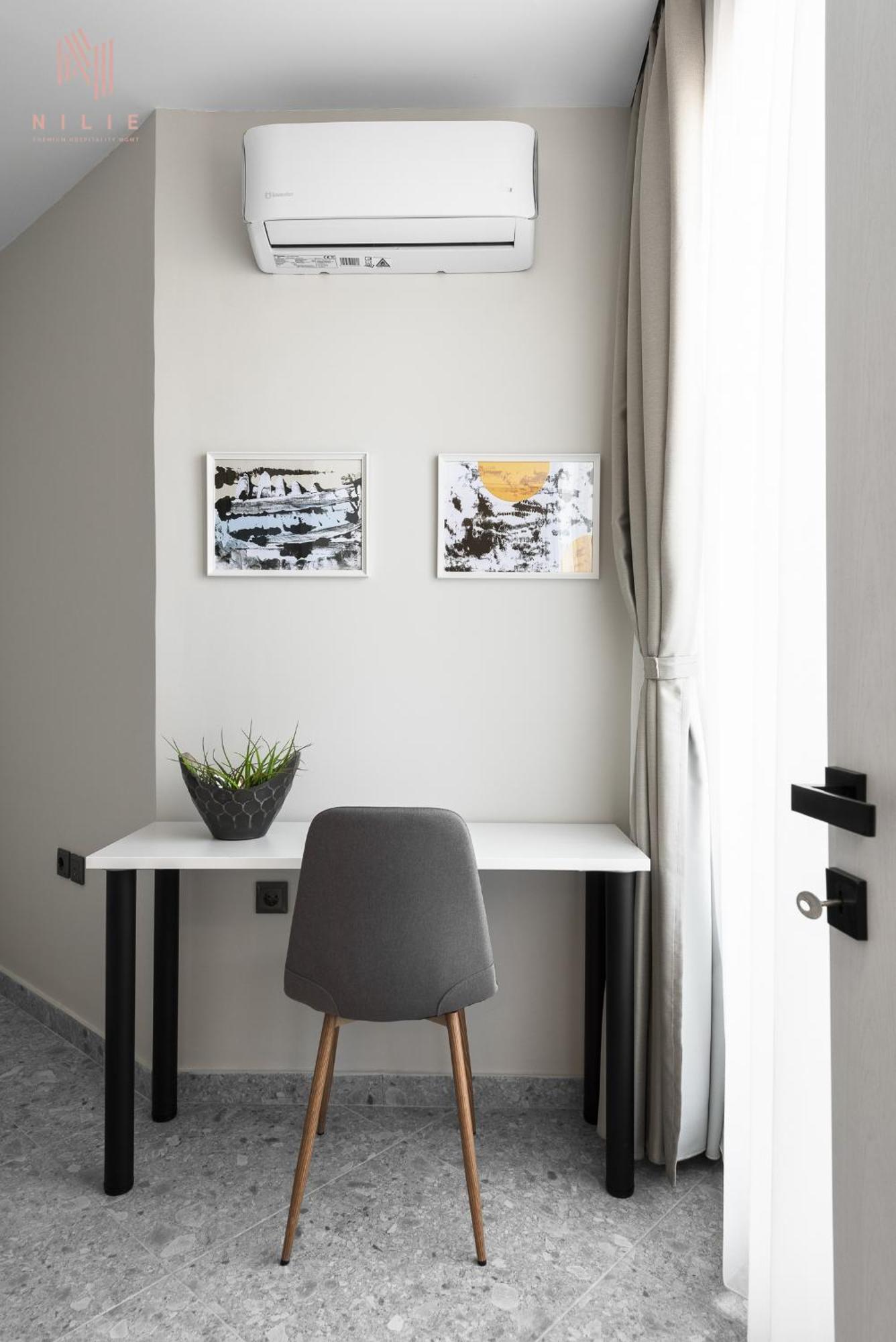 Avenue & Apartments, Nilie Hospitality Mgmt