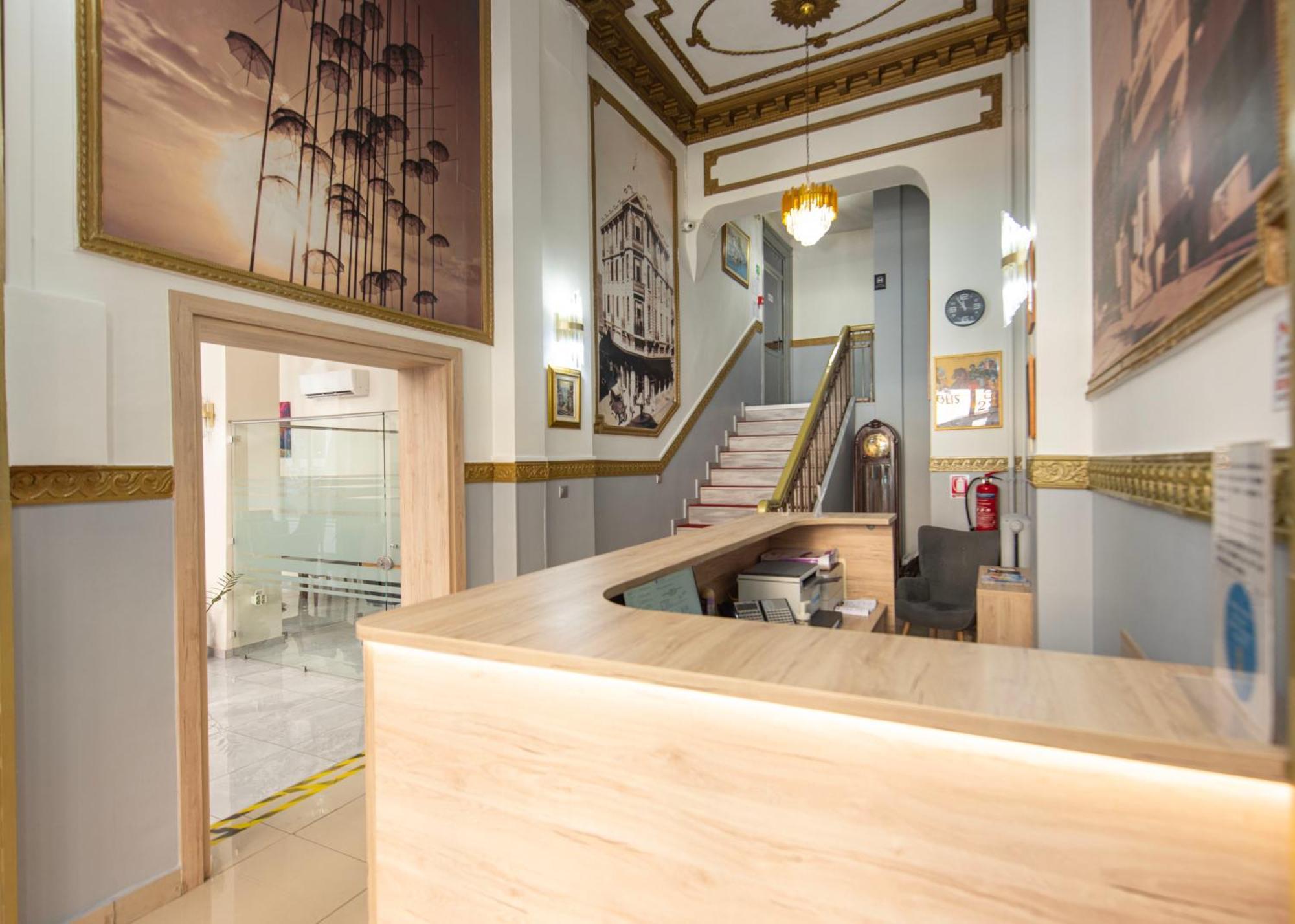 Hotel Nea Metropolis 3*