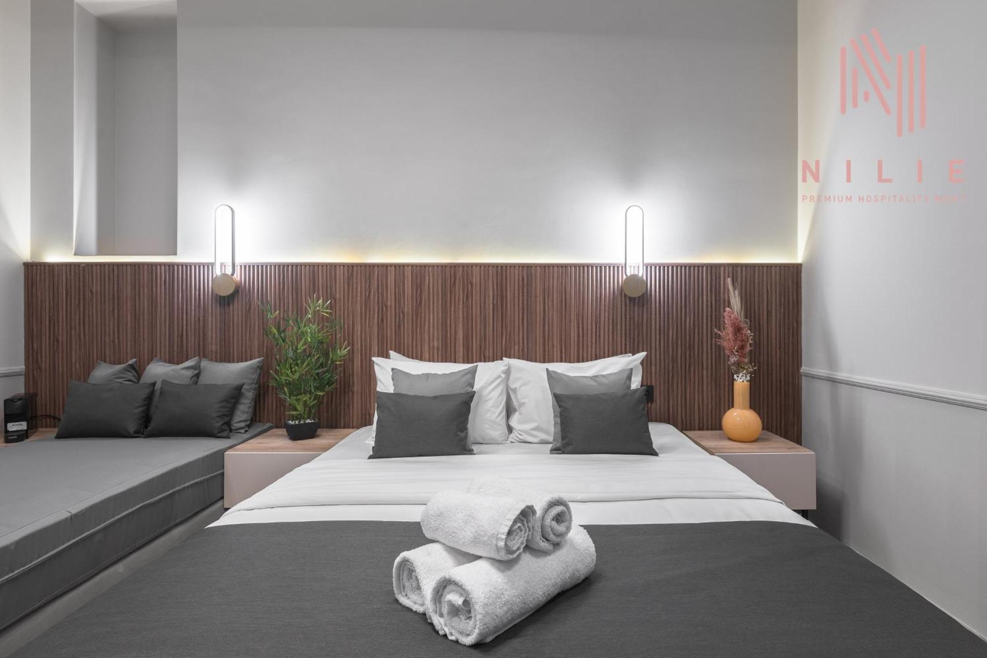 Ester Suites, Nilie Hospitality Mgmt Khách sạn hẻo lánh *