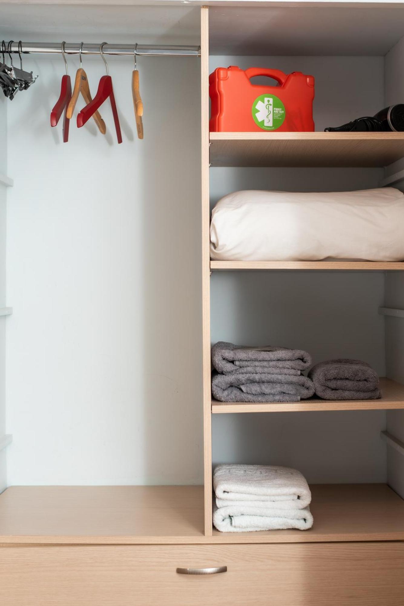 Apartment Houseloft White Tower Icon *