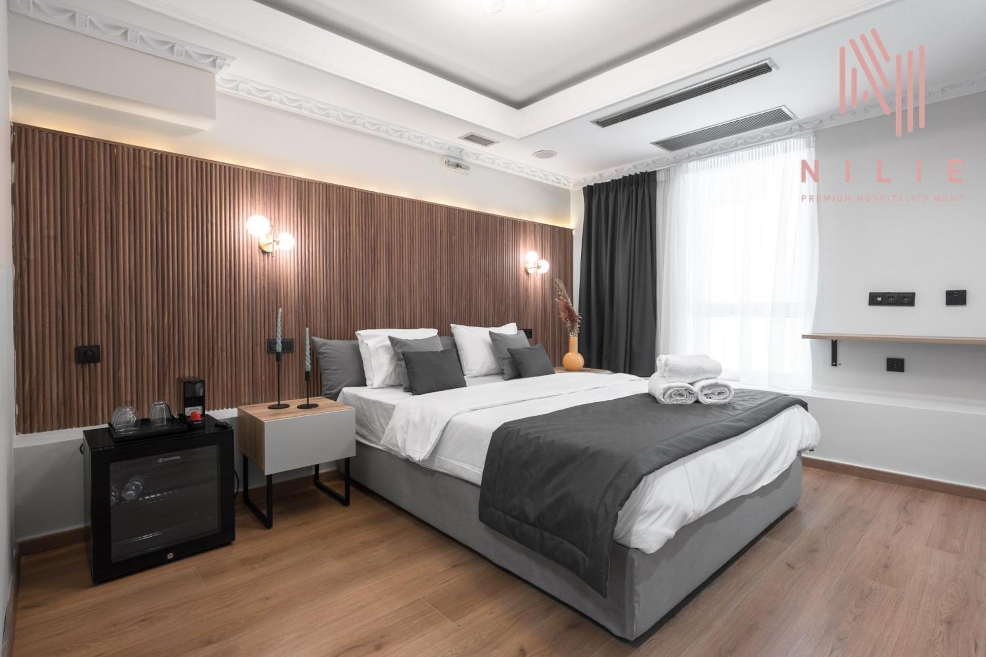Ester Suites, Nilie Hospitality Mgmt Khách sạn hẻo lánh *