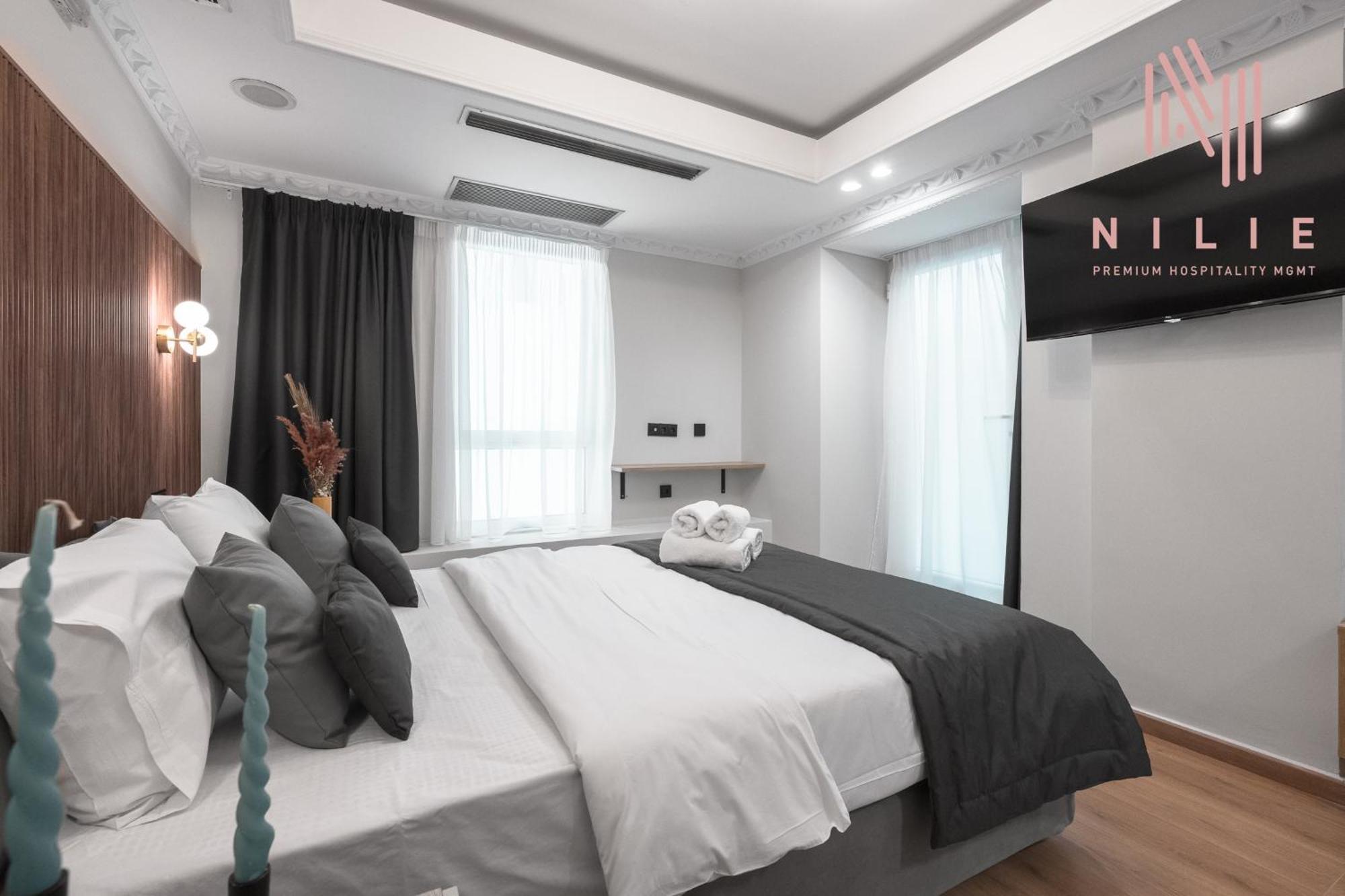 Ester Suites, Nilie Hospitality Mgmt Khách sạn hẻo lánh *