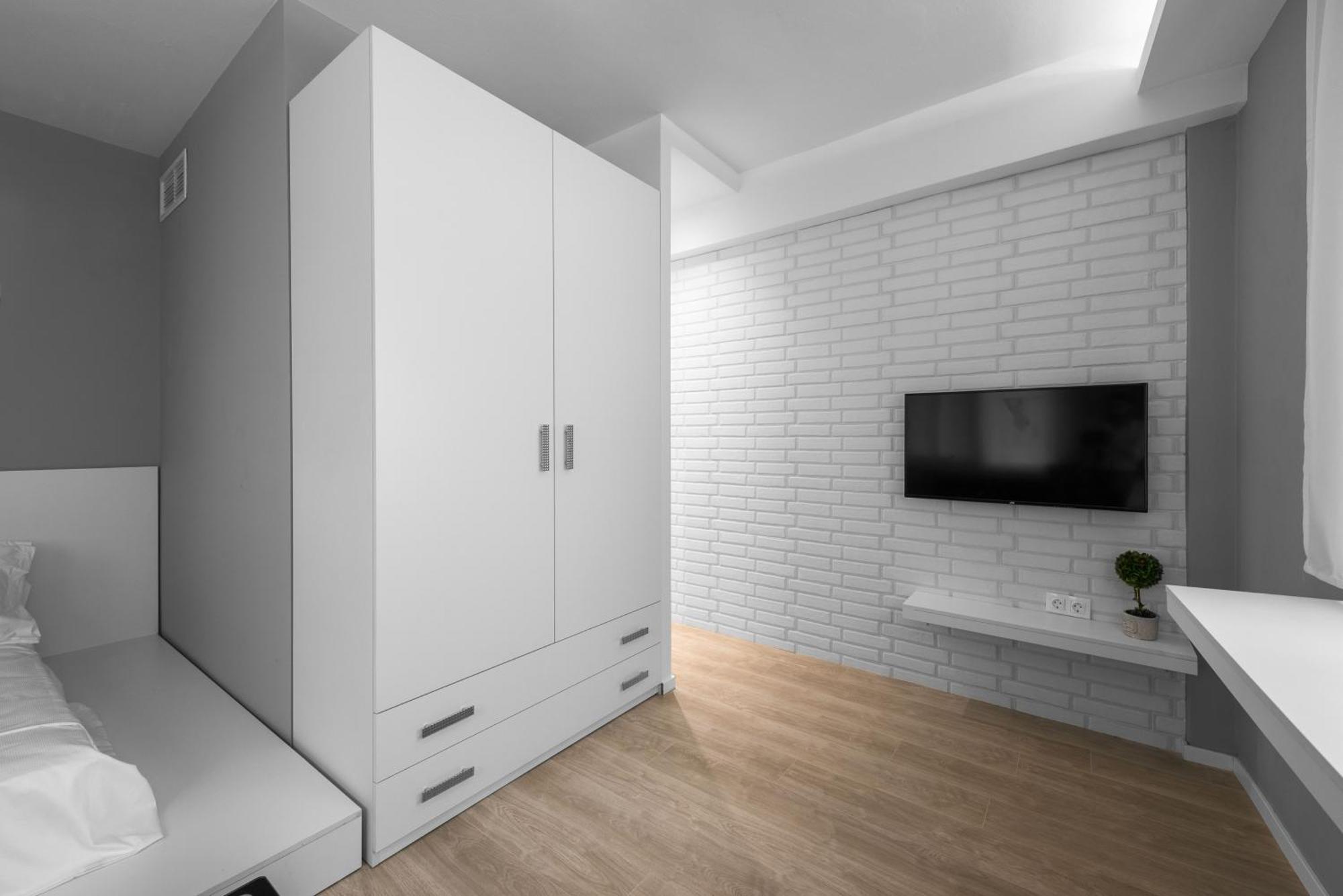Denizen And Apartments, Nilie Hospitality Mgmt *