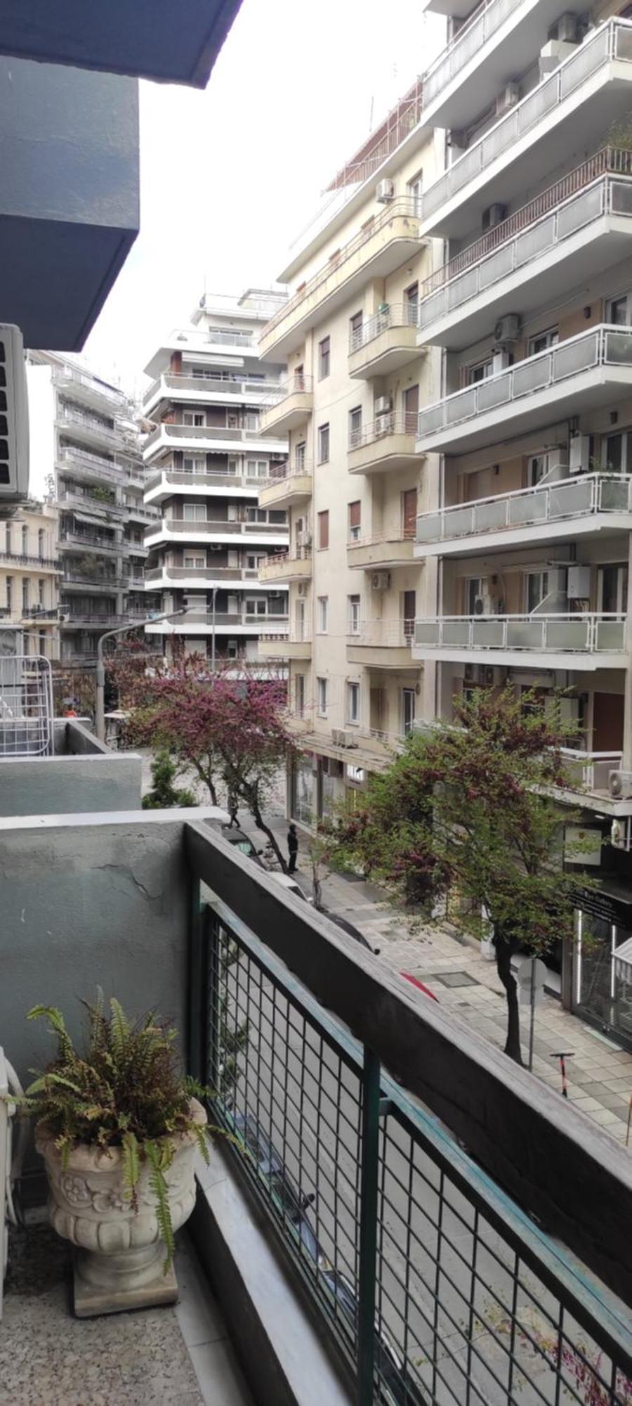 Elegant Luminous Downtown Thessaloniki