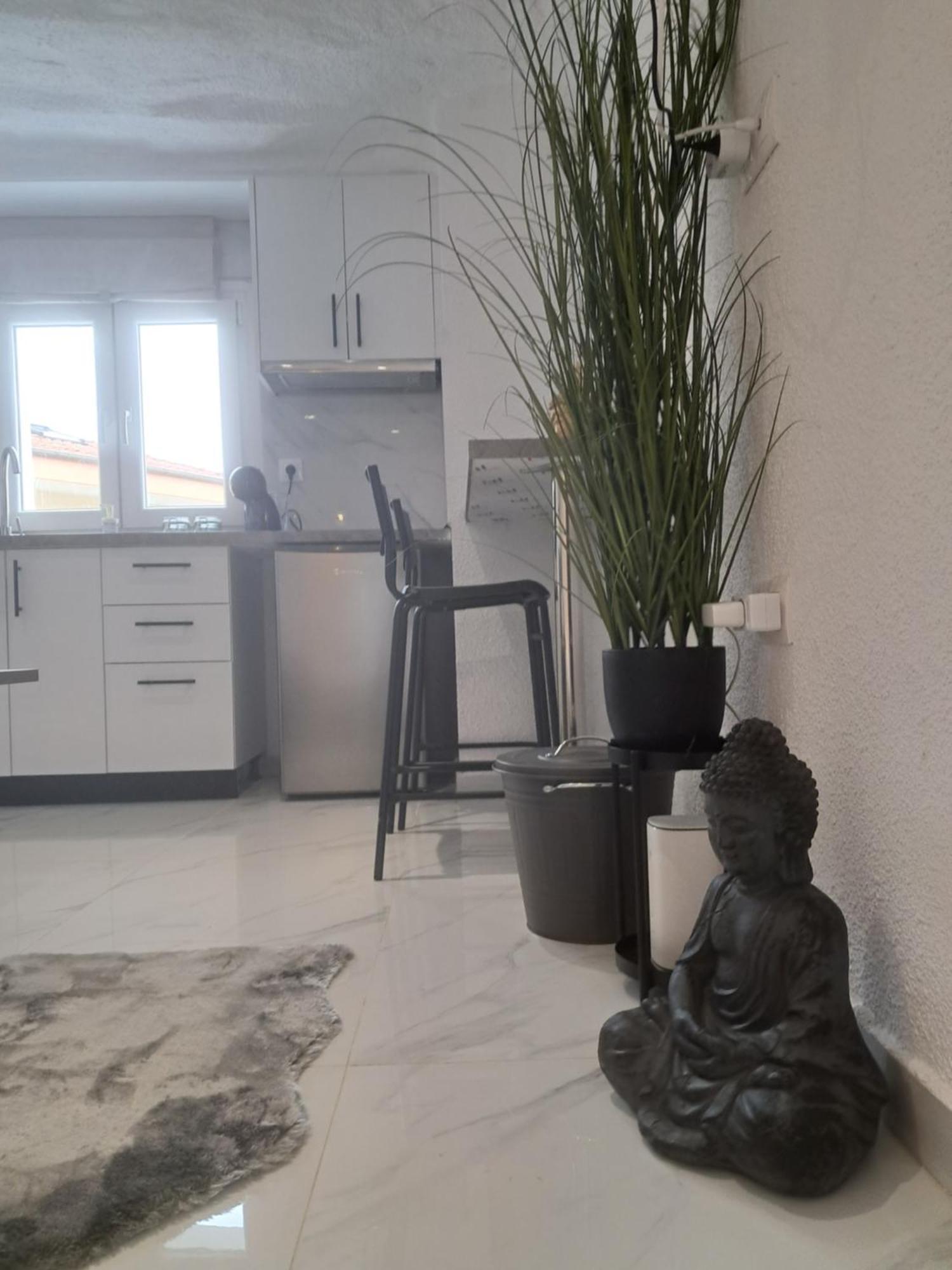 Quiet Cute Flat Close To Center Apartment *