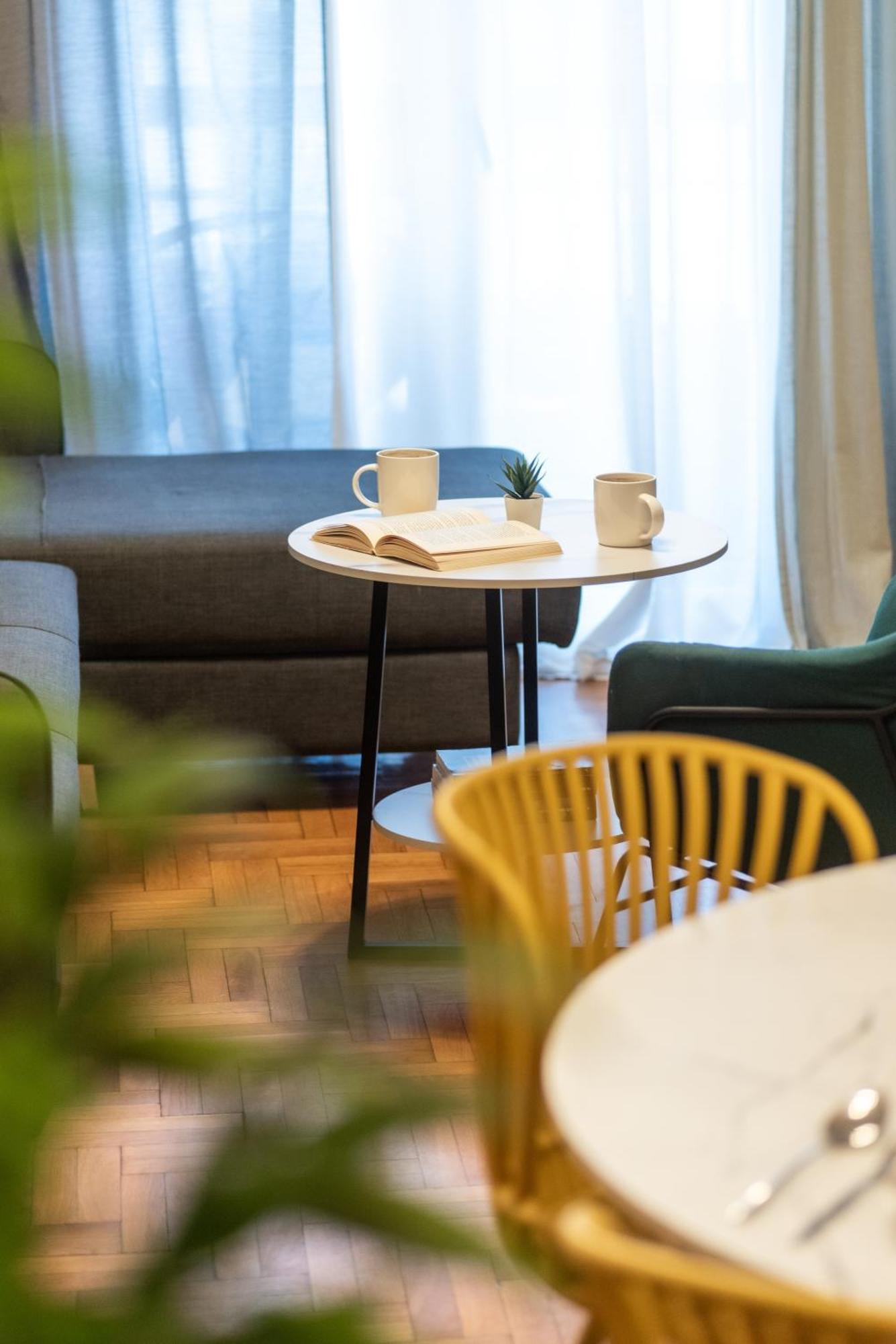 Houseloft White Tower Icon Apartment