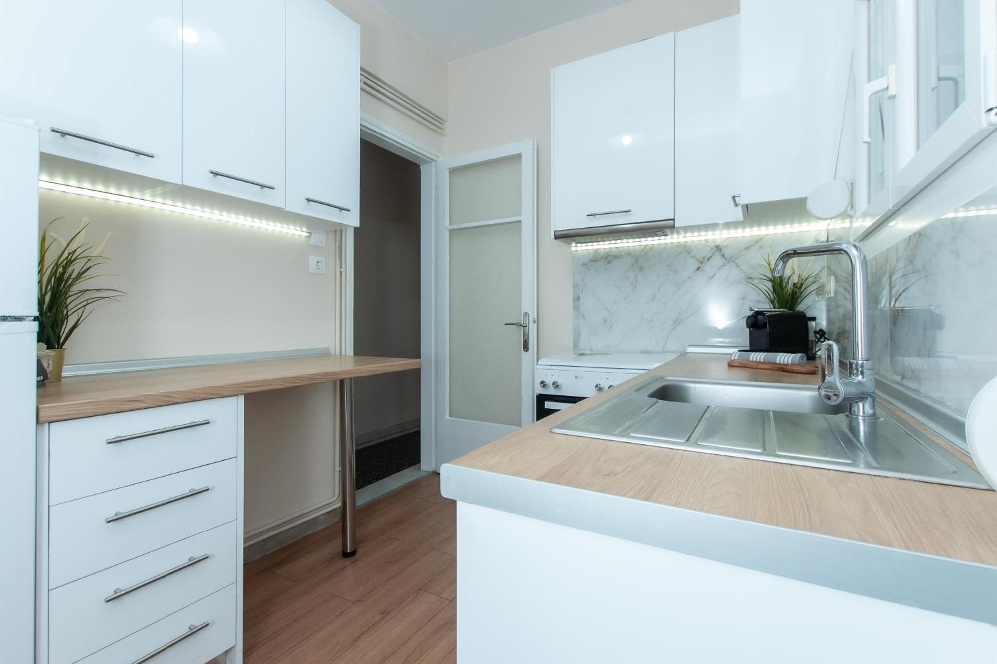 Houseloft White Tower Icon Apartment *