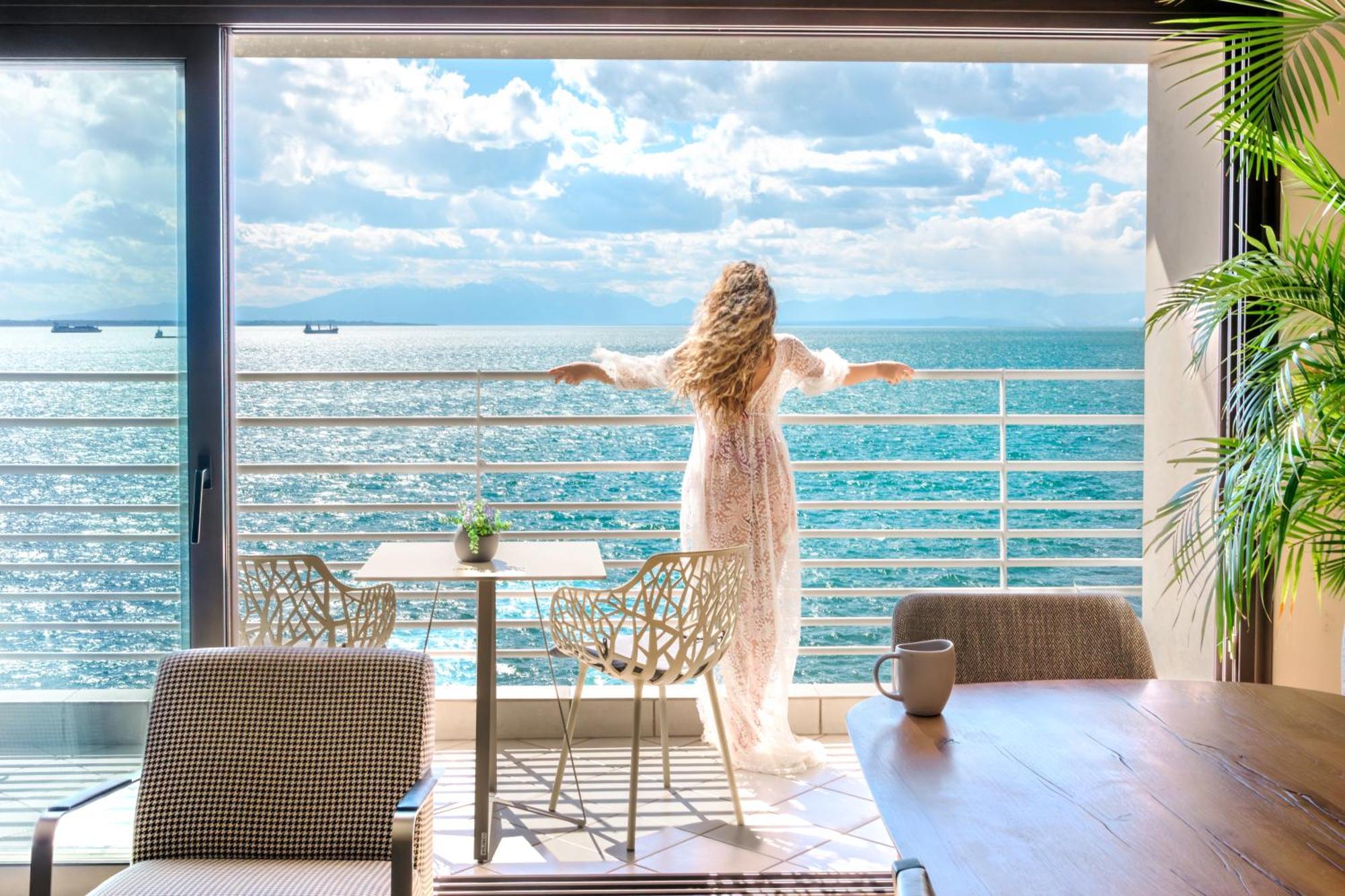 Iconic Salonica Seafront Daire *