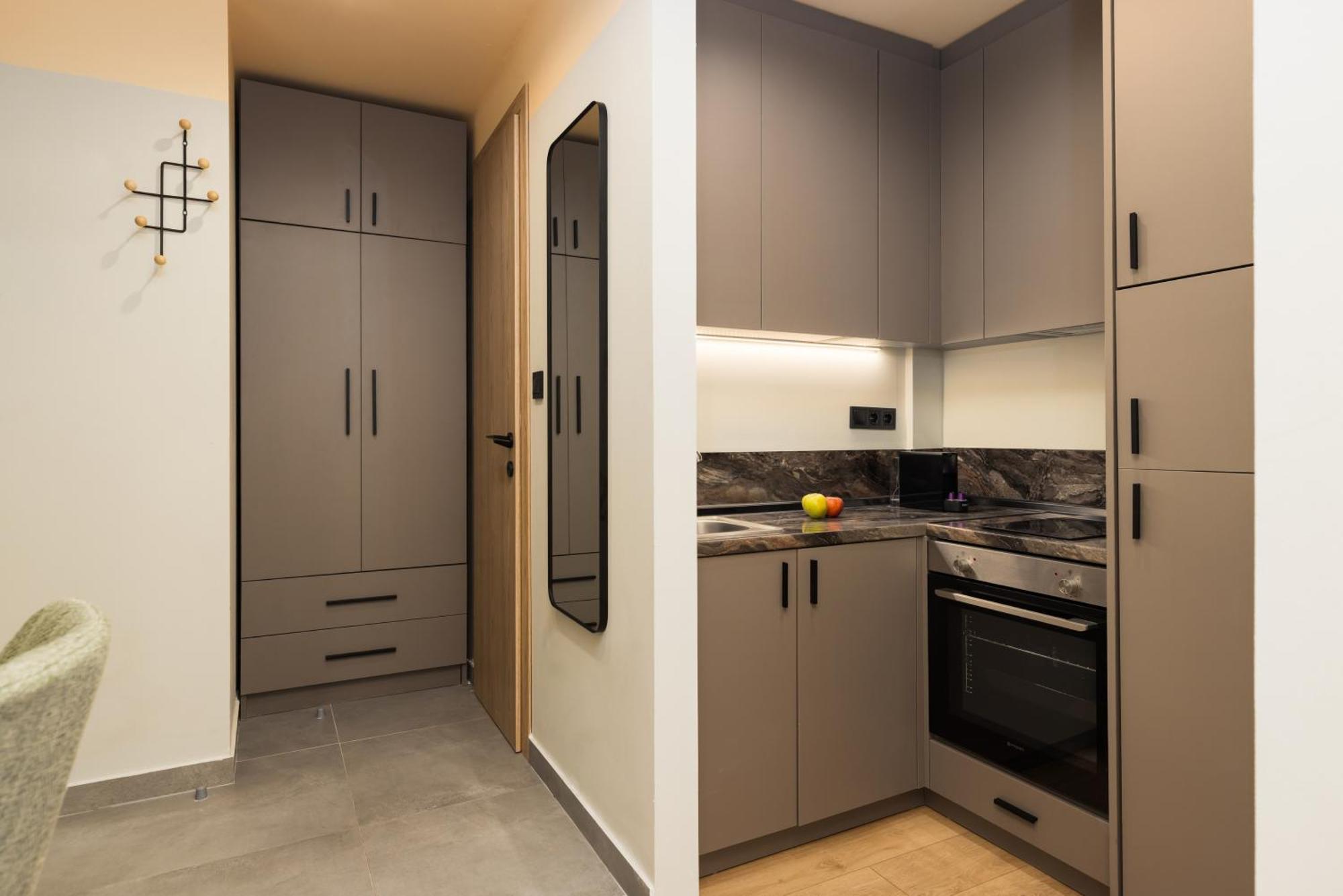 Ermou Boutique By Nest *